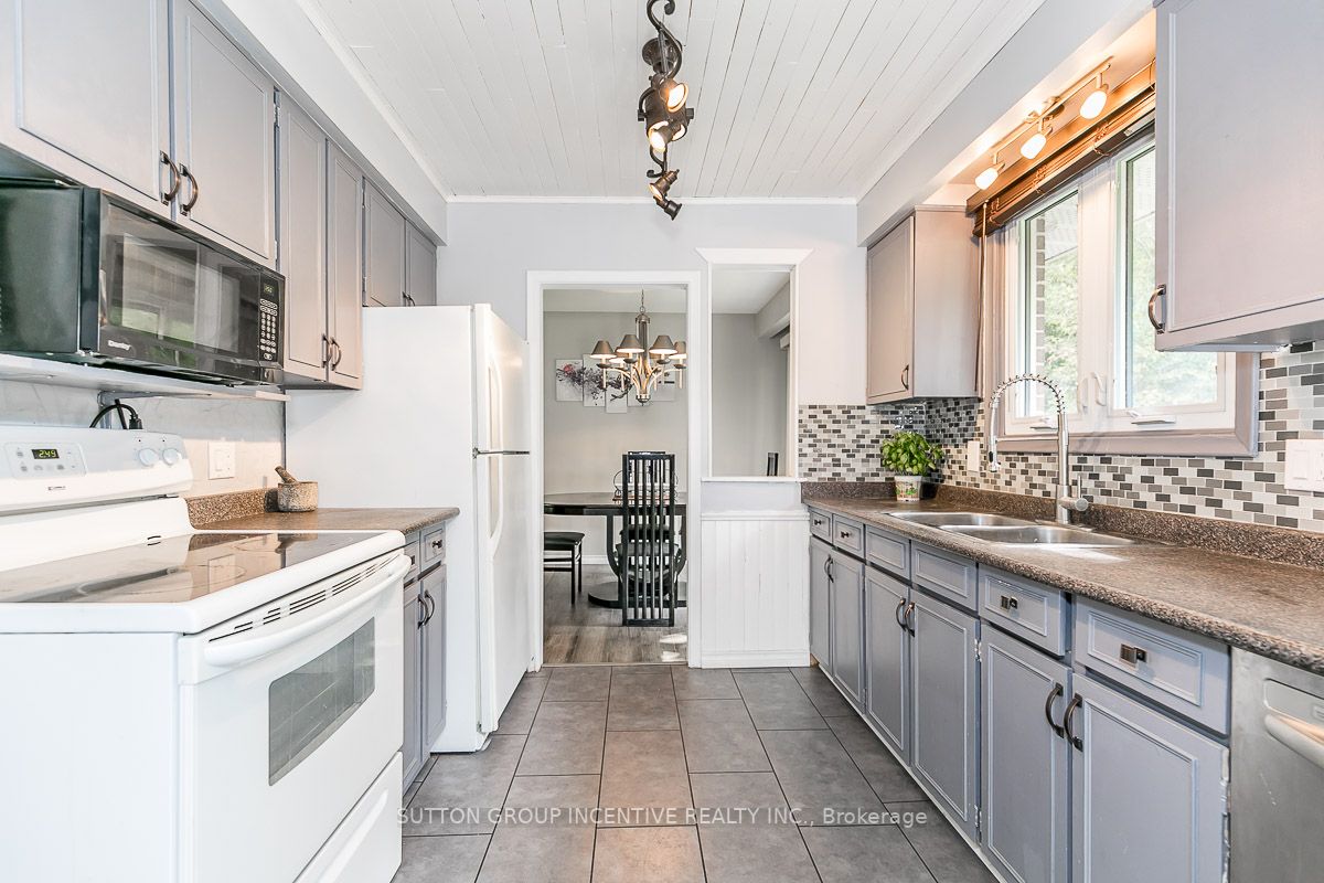 28 Harding Ave