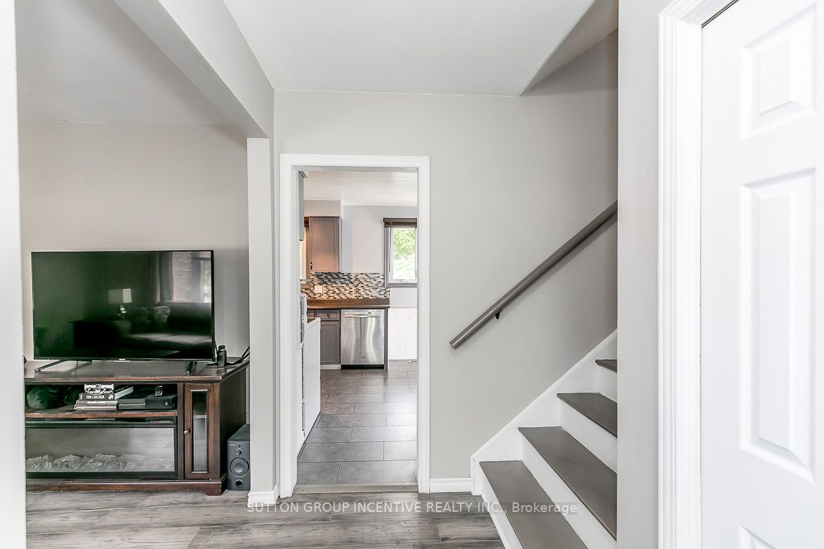 28 Harding Ave
