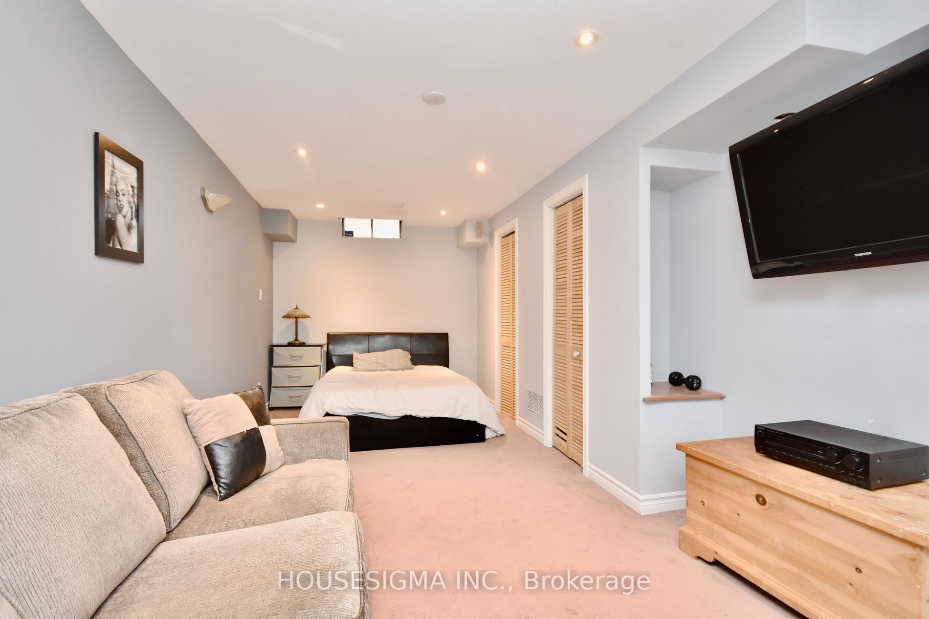 42 Carr Dr