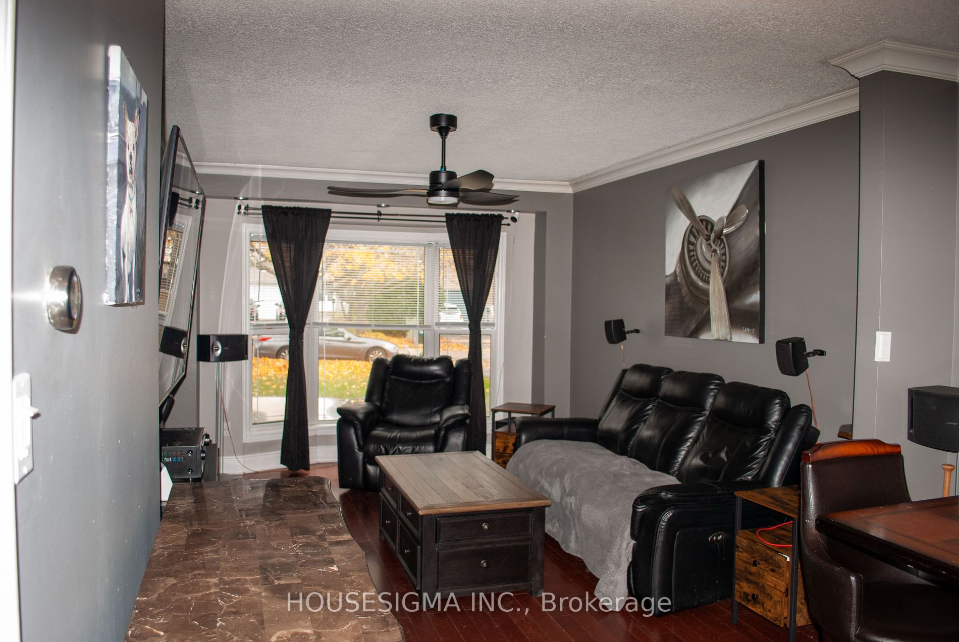 42 Carr Dr