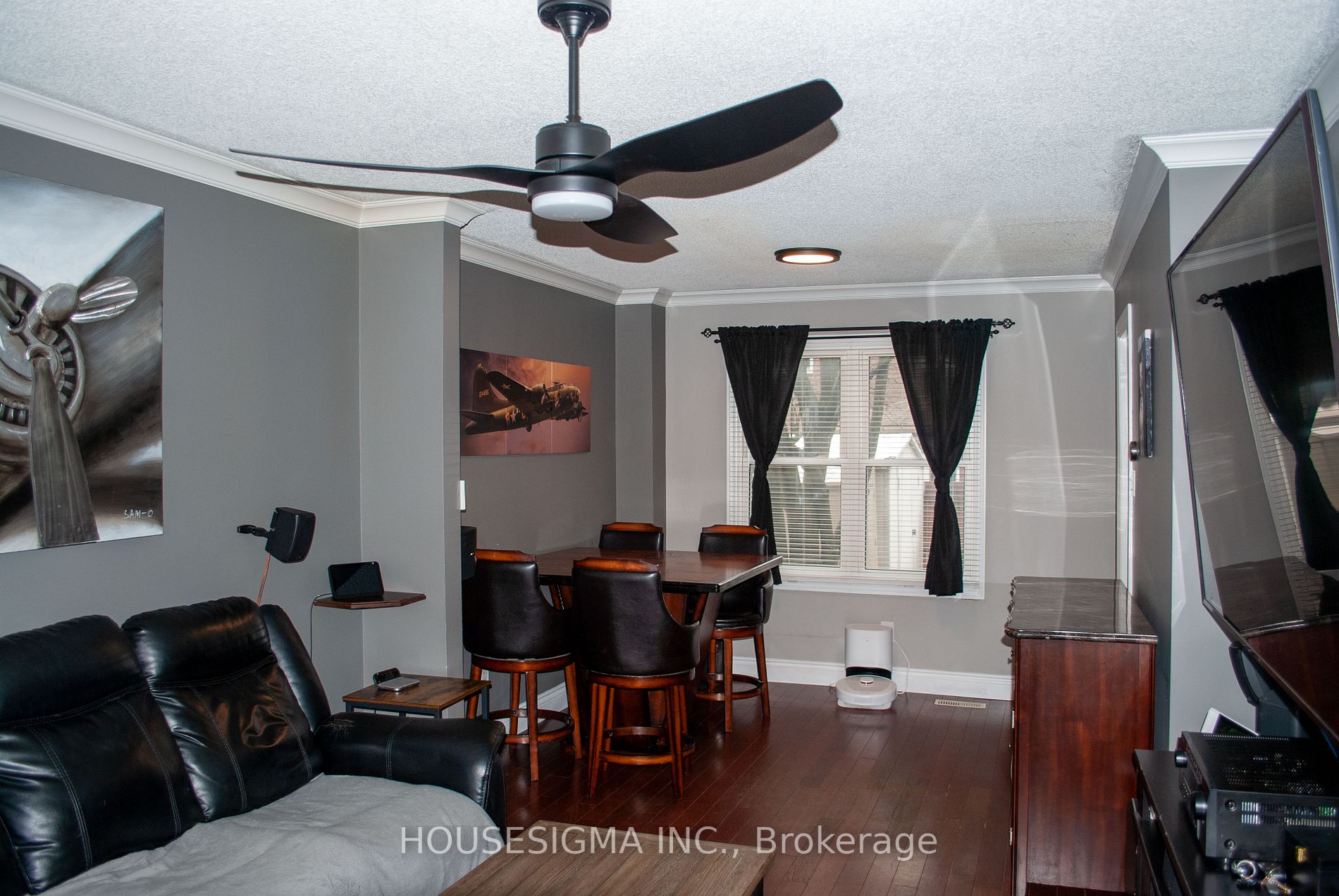 42 Carr Dr