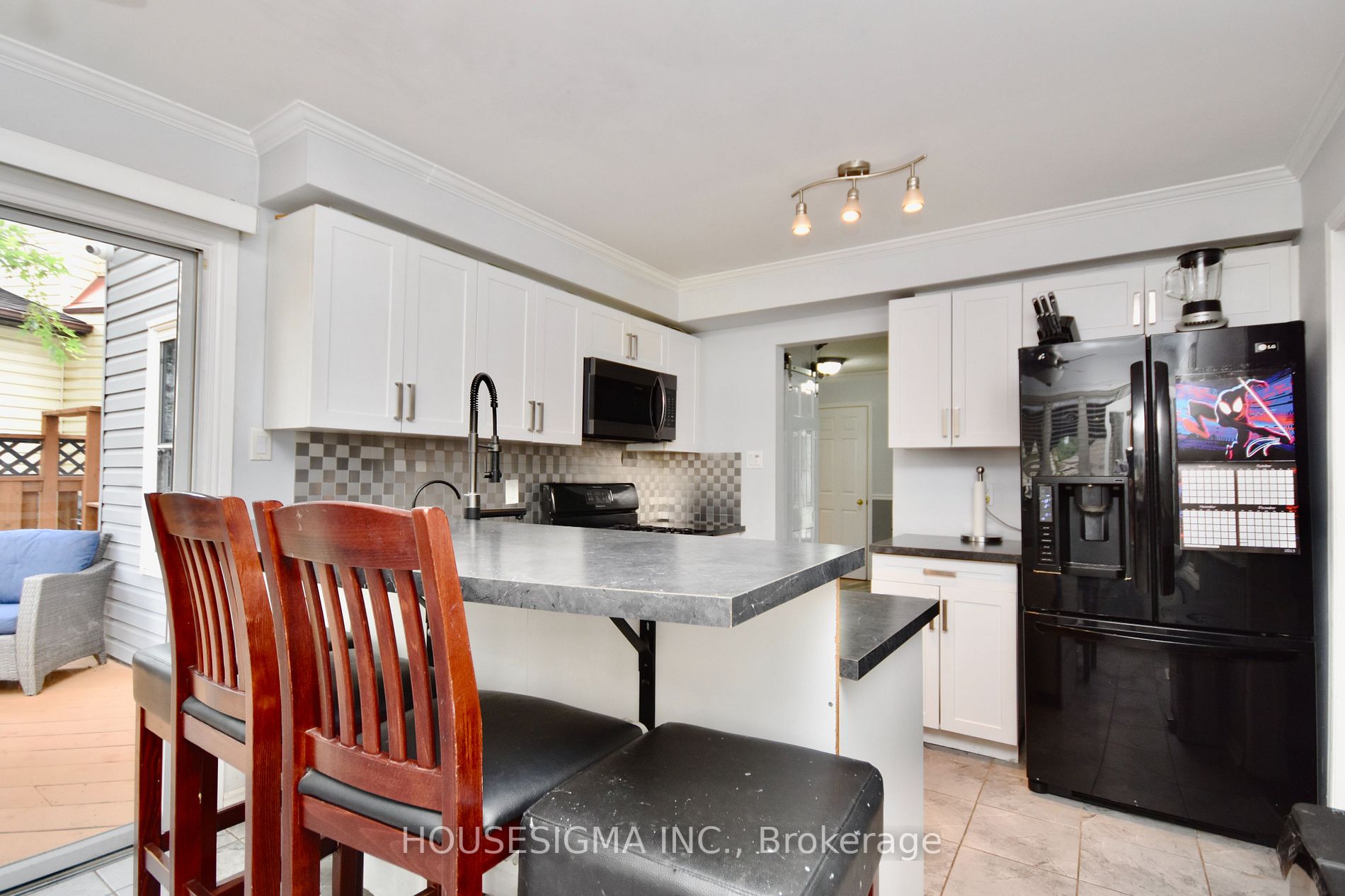 42 Carr Dr