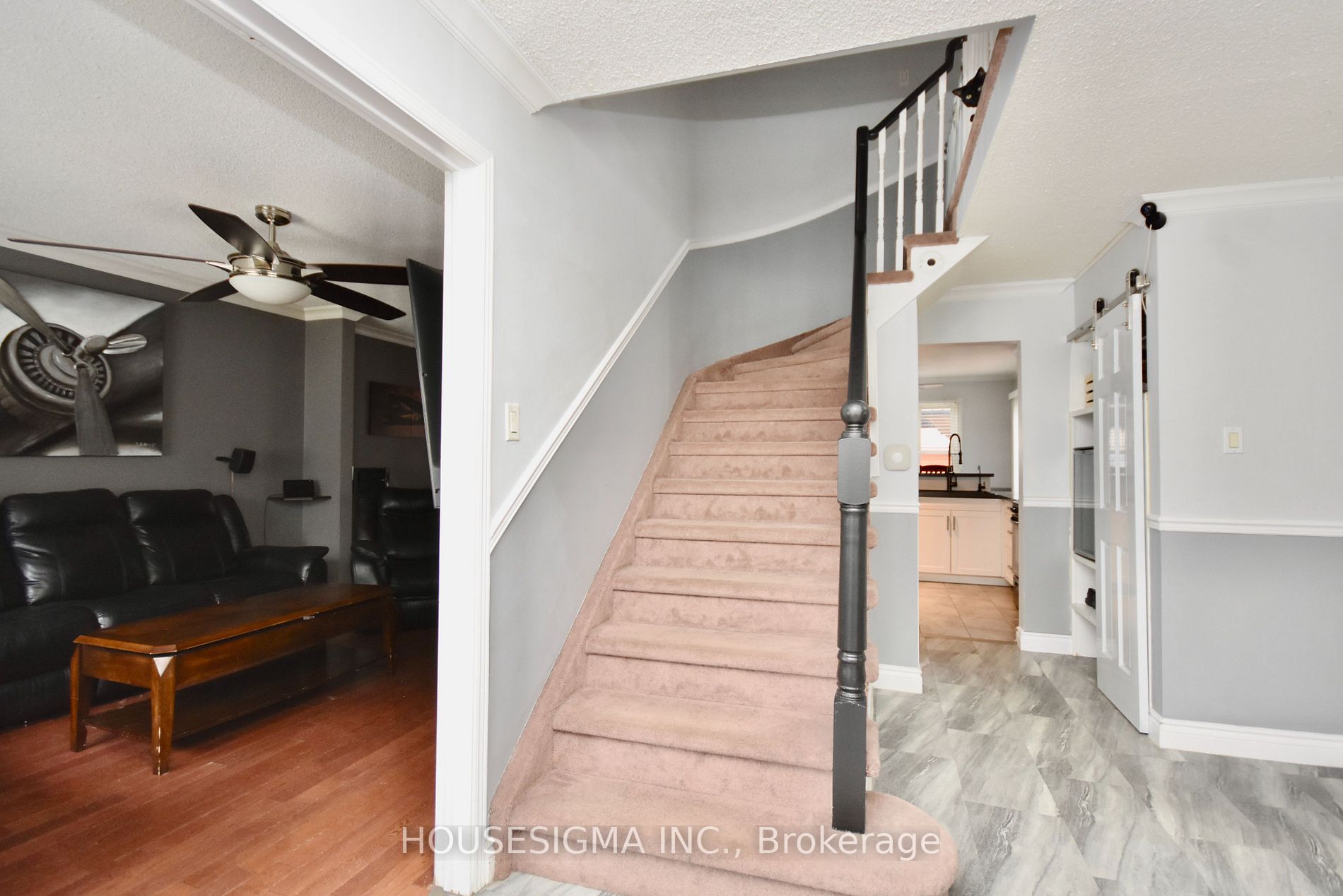 42 Carr Dr