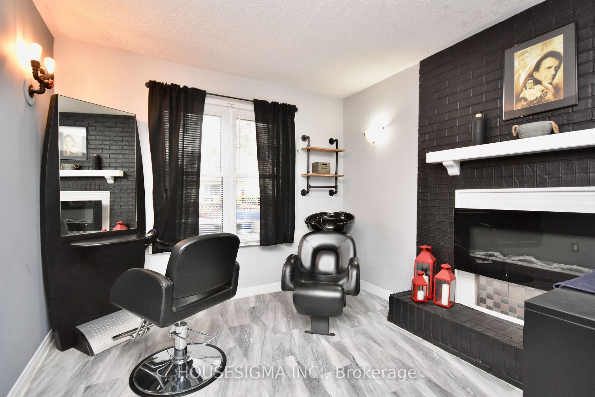 42 Carr Dr
