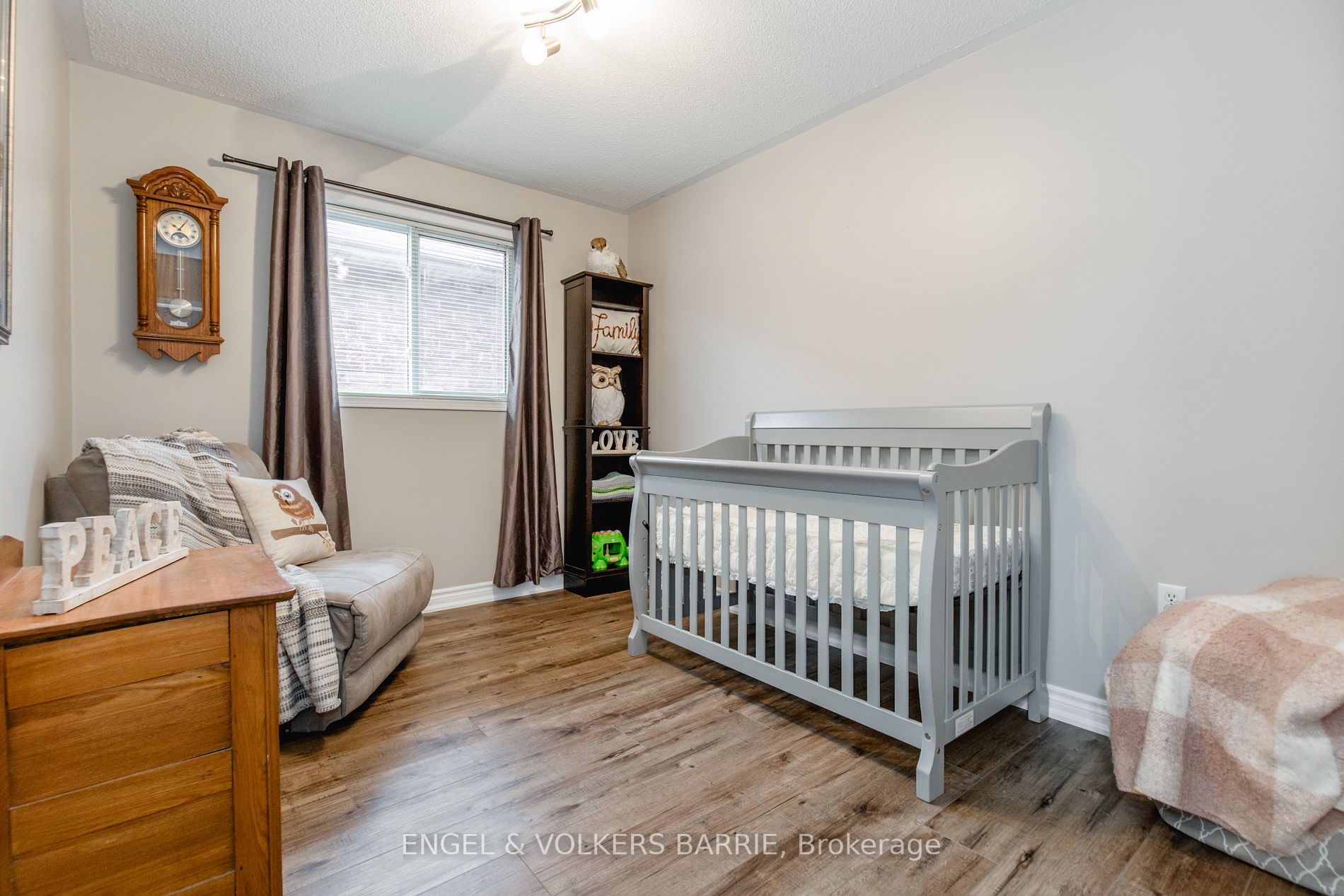 352 Emms Dr