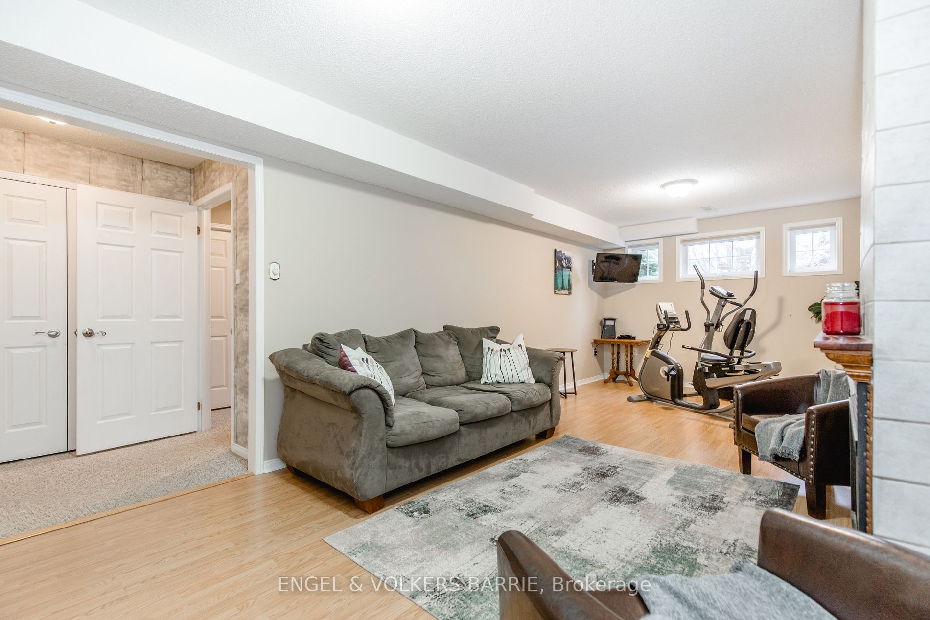 352 Emms Dr