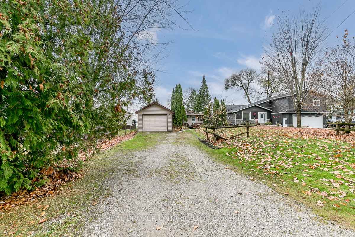 2817 Lakeside Dr
