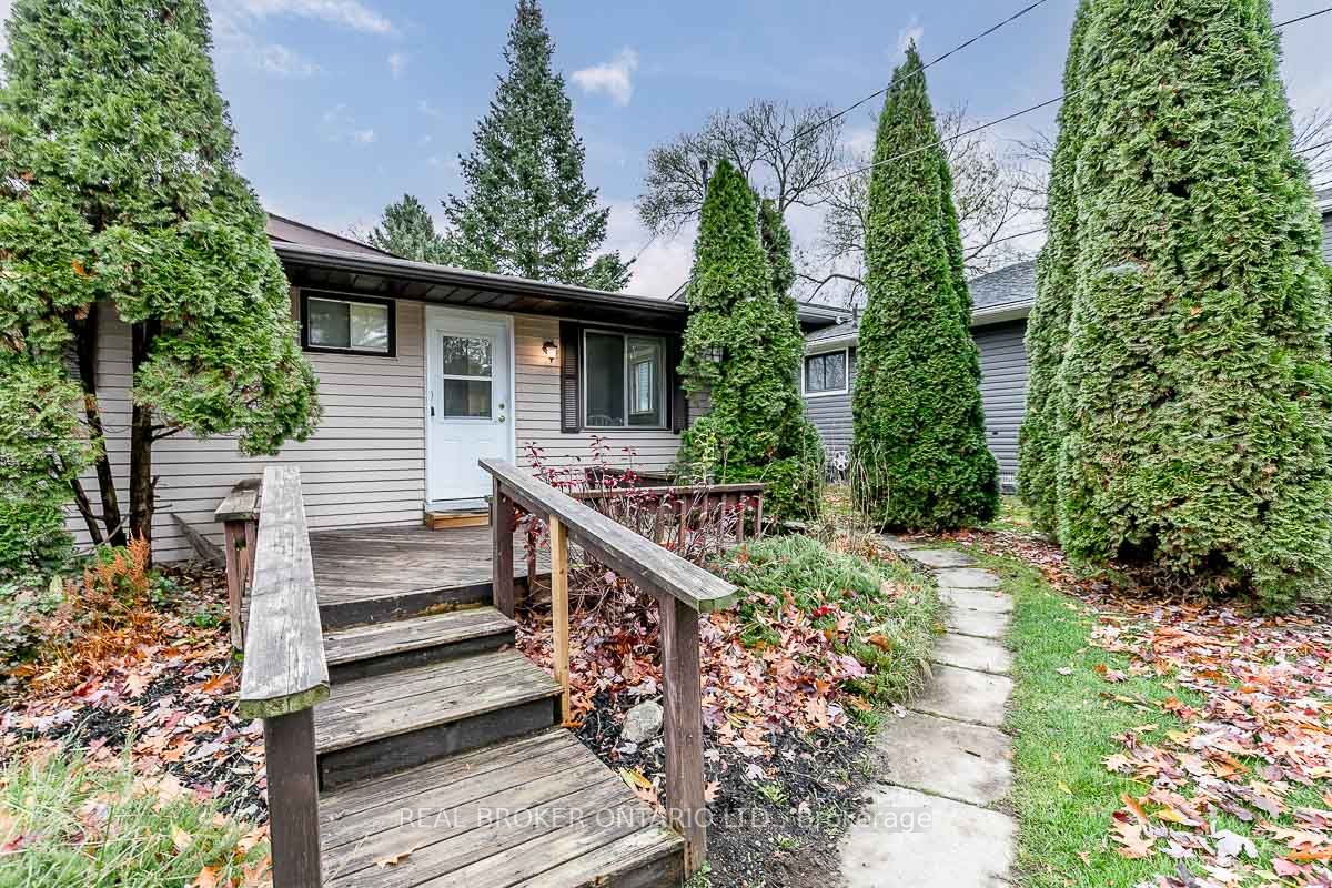 2817 Lakeside Dr