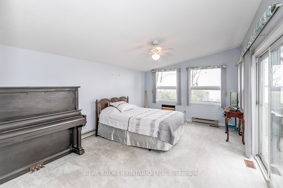 2817 Lakeside Dr