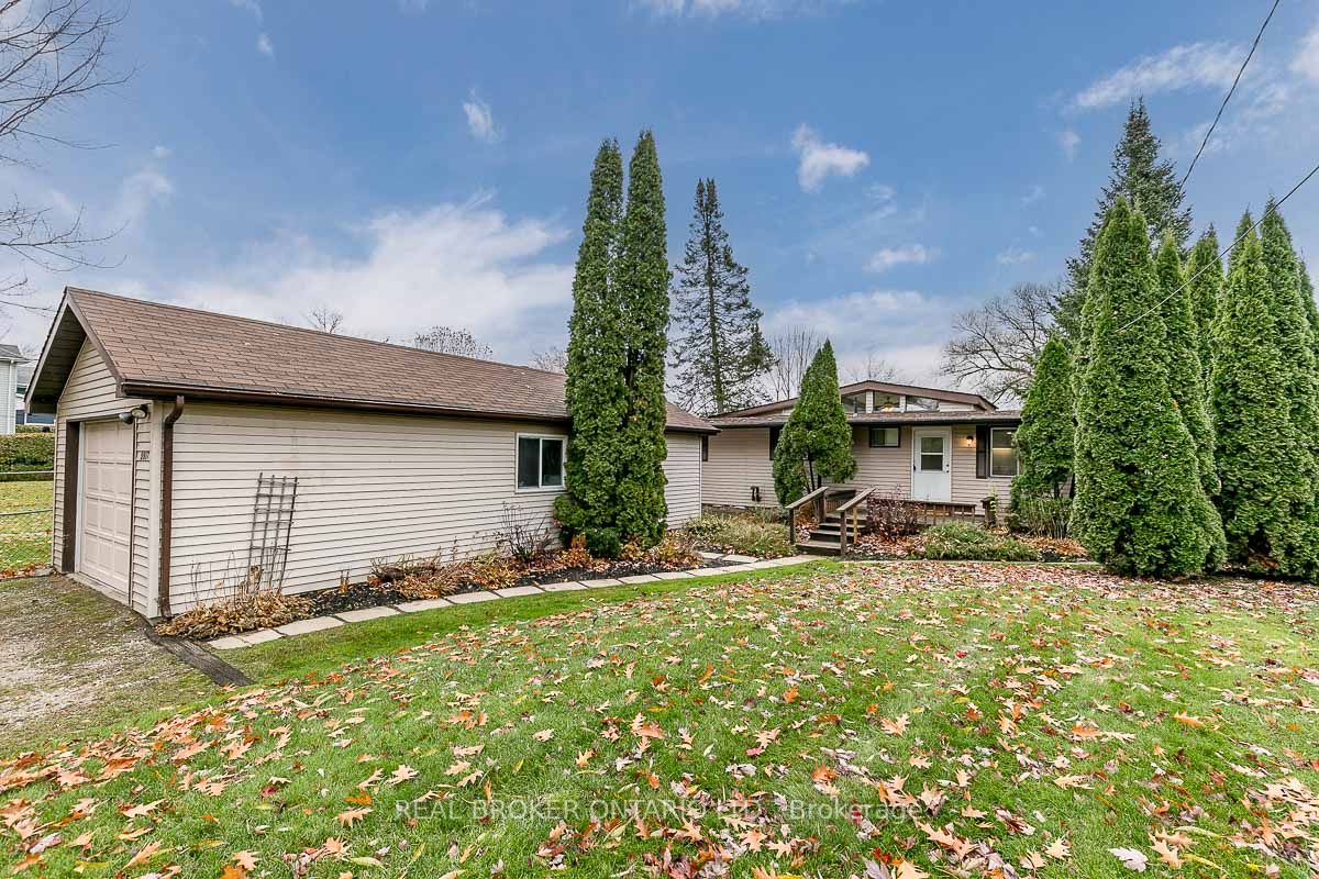 2817 Lakeside Dr