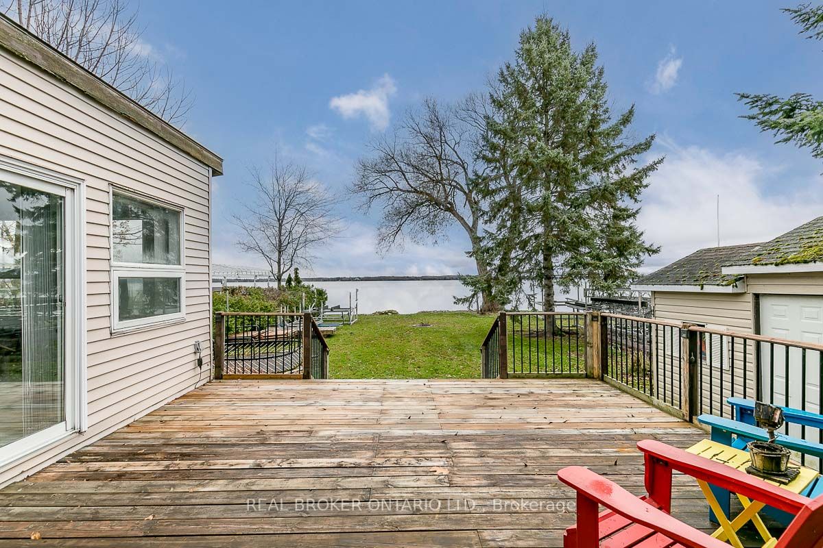 2817 Lakeside Dr