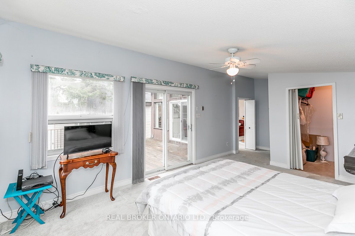 2817 Lakeside Dr