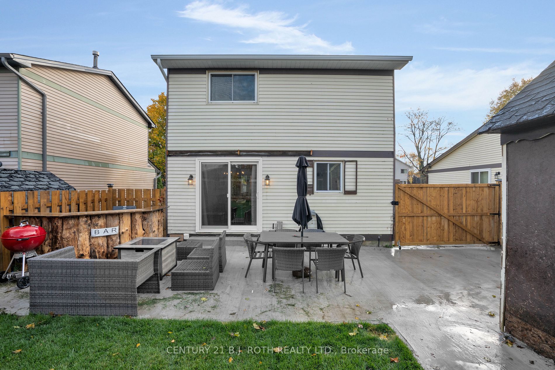 8 Bronte Cres