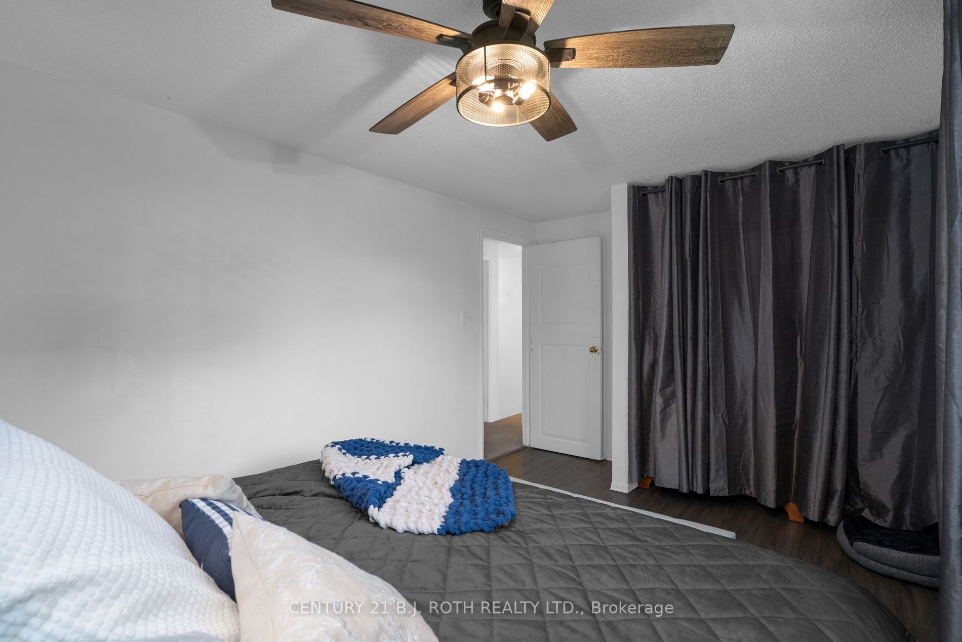8 Bronte Cres
