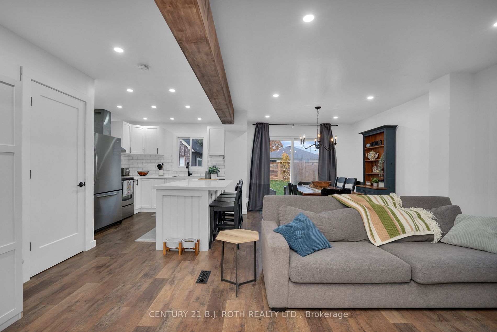 8 Bronte Cres