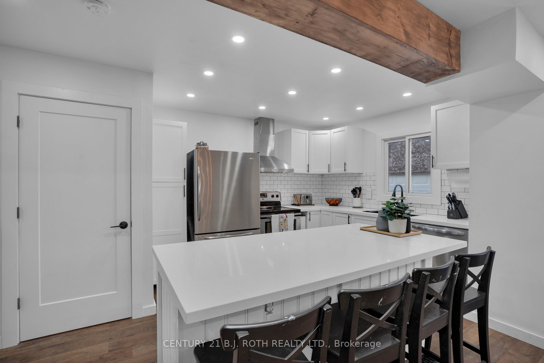 8 Bronte Cres