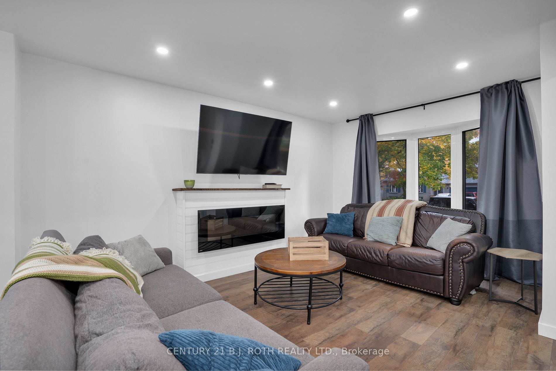 8 Bronte Cres