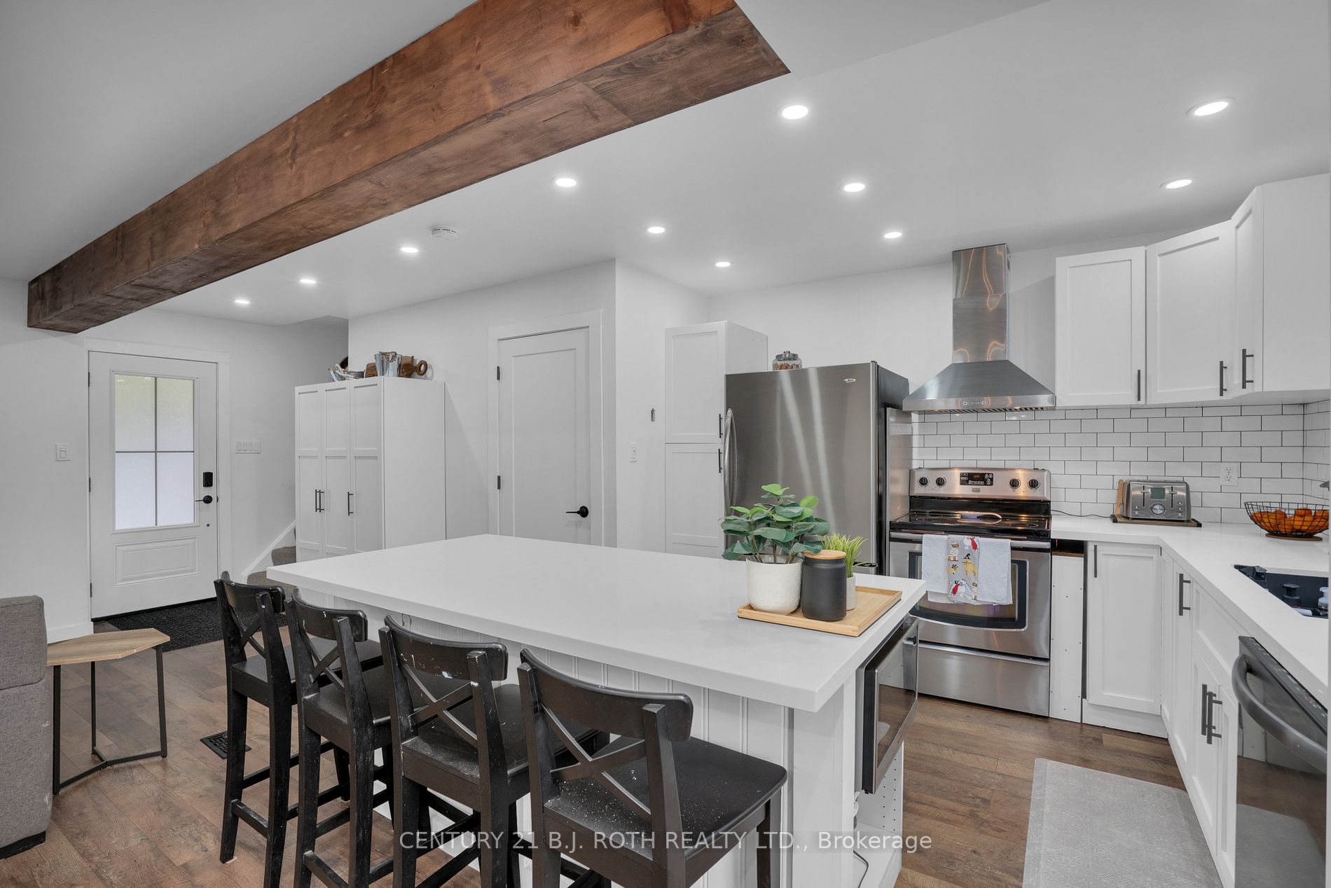 8 Bronte Cres
