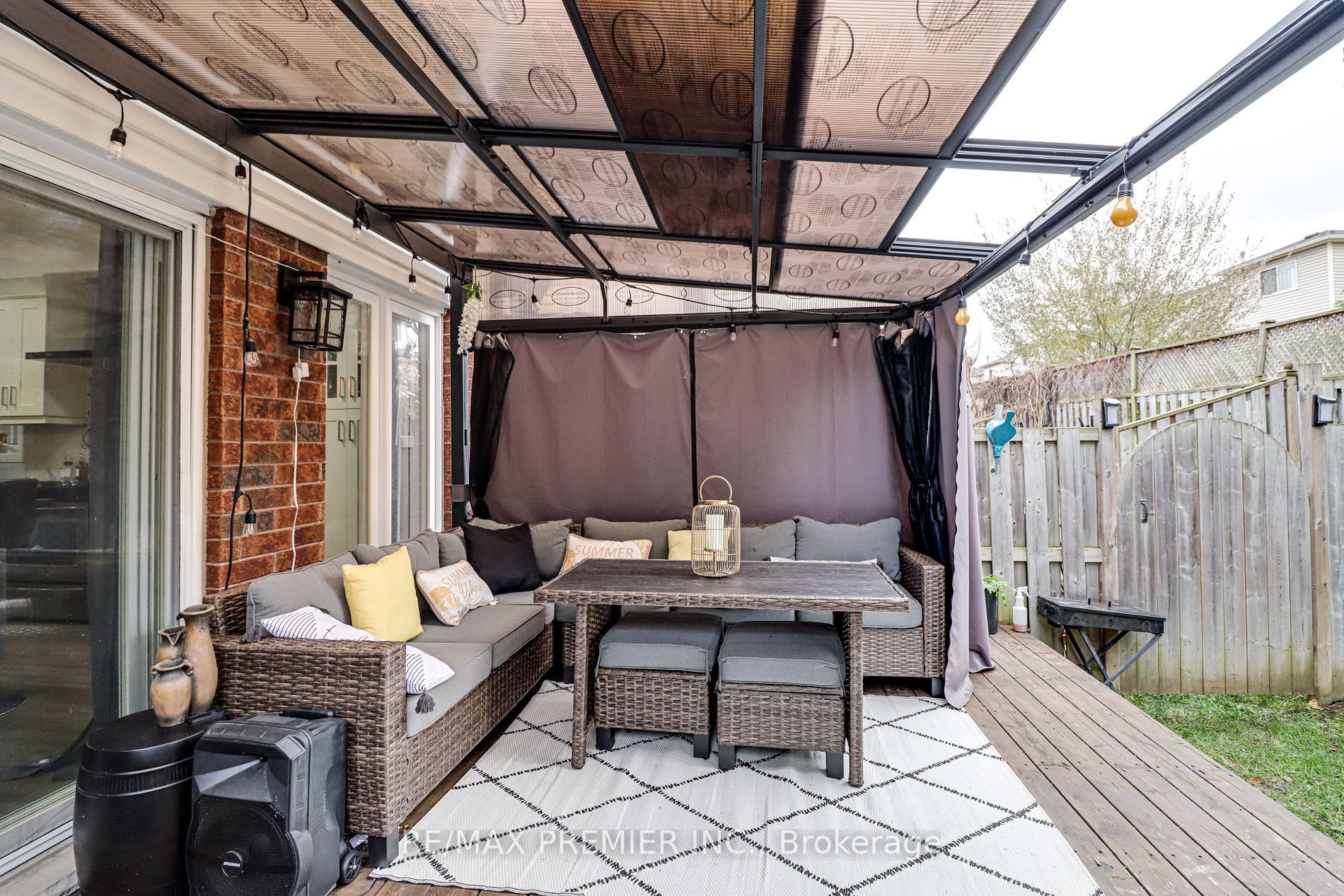 488 Yonge St, #11