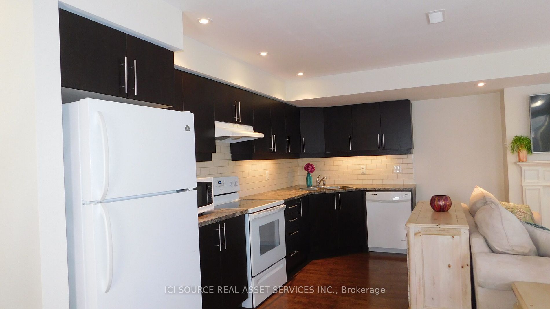 64 River Rd E, #9