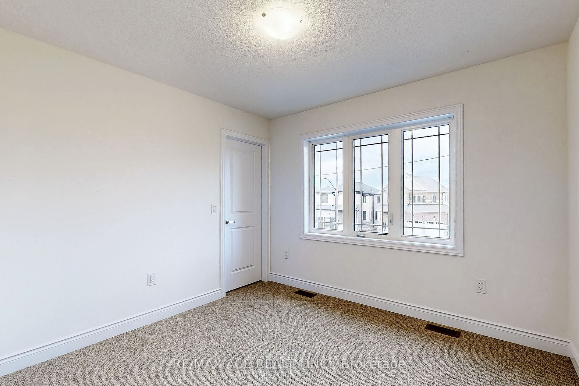 71 Season Cres