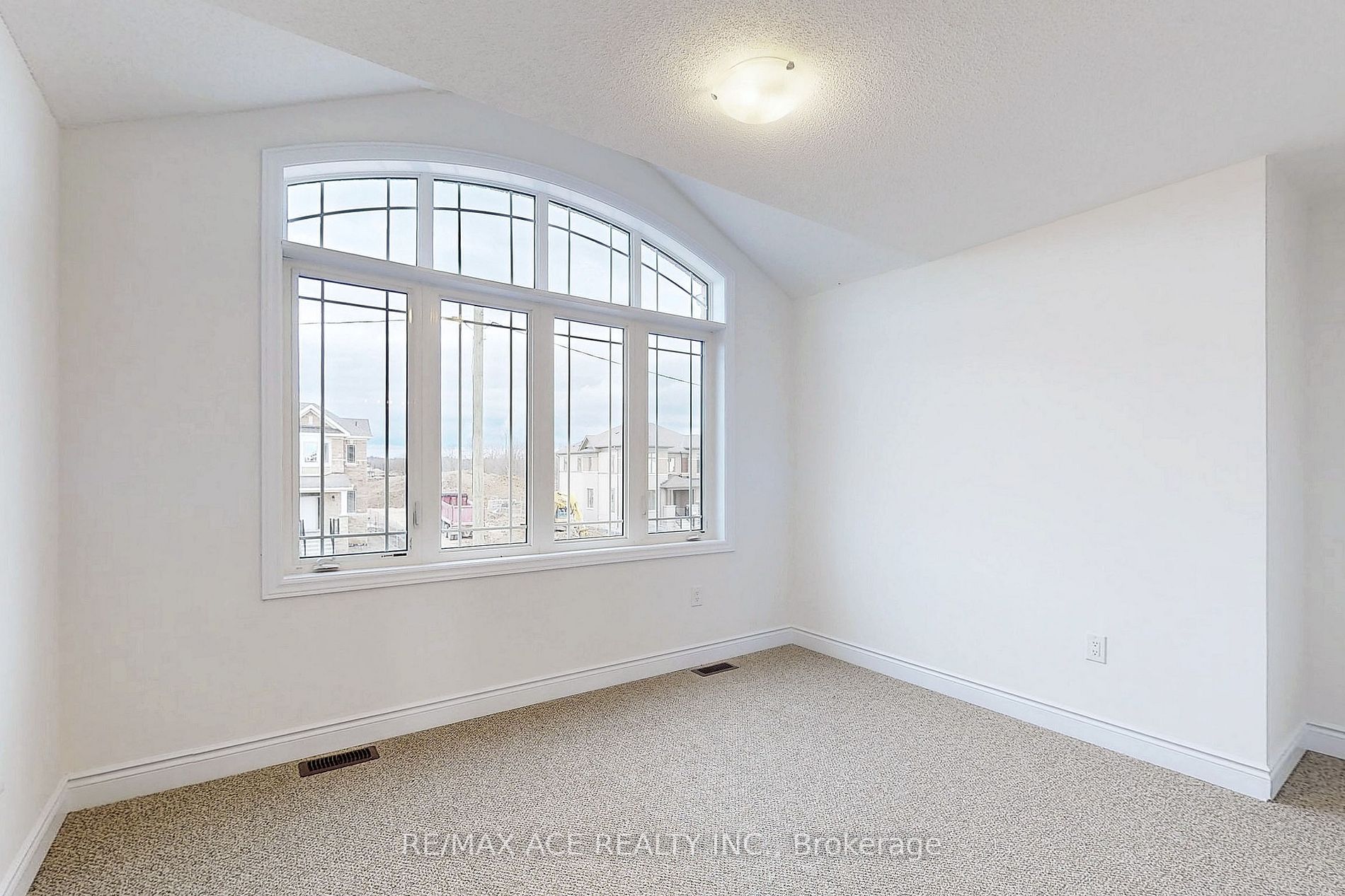 71 Season Cres