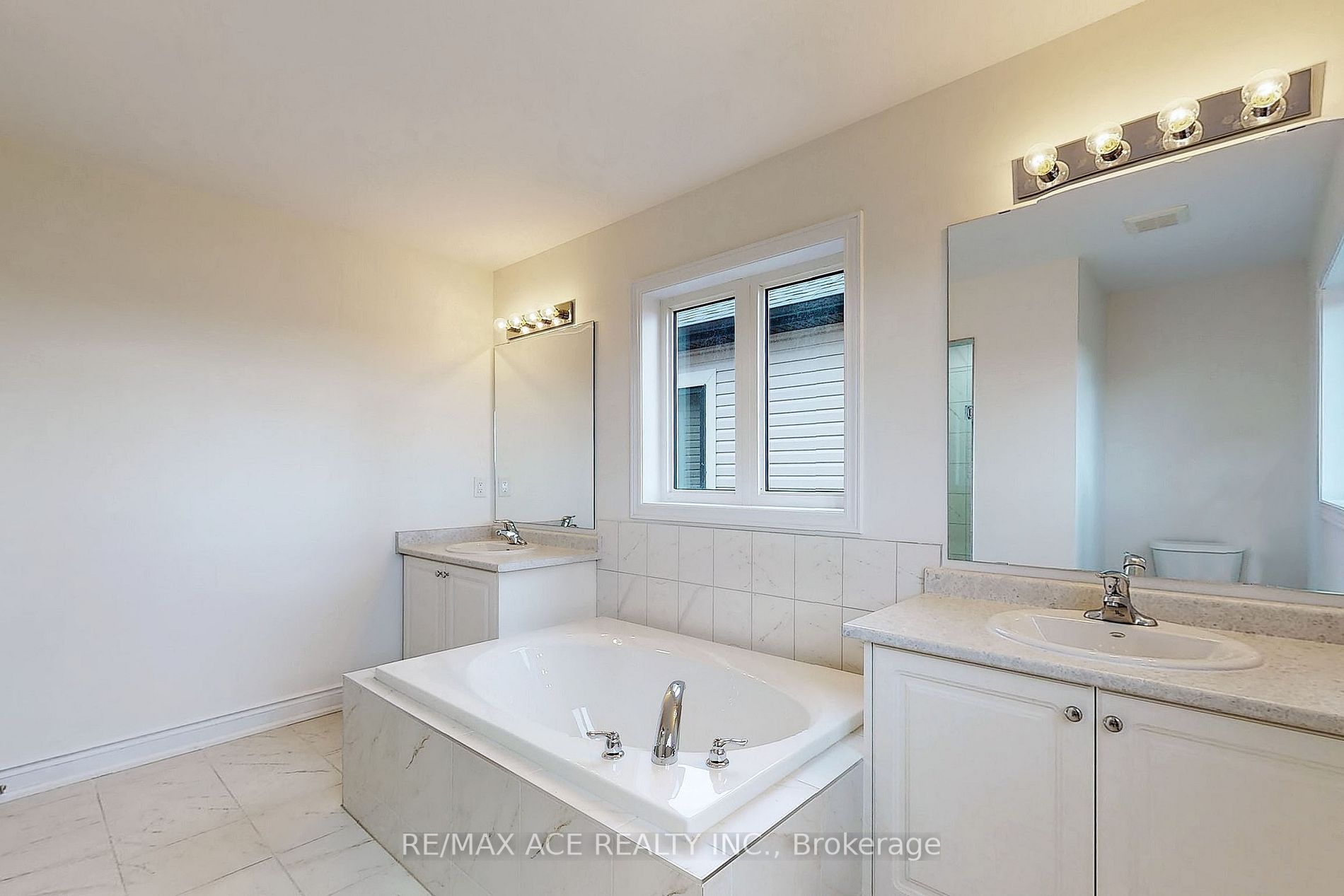 71 Season Cres