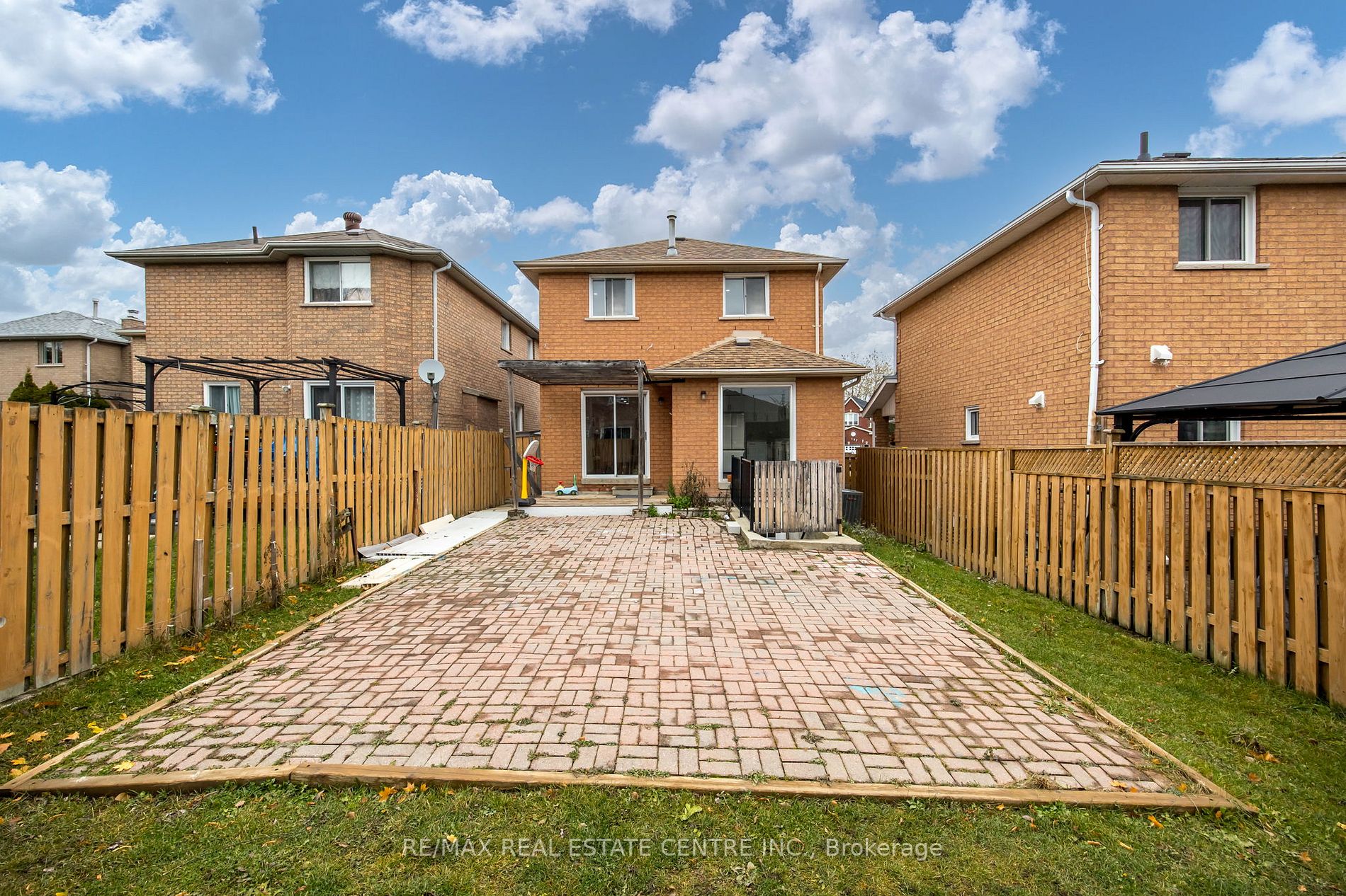 124 Laidlaw Dr