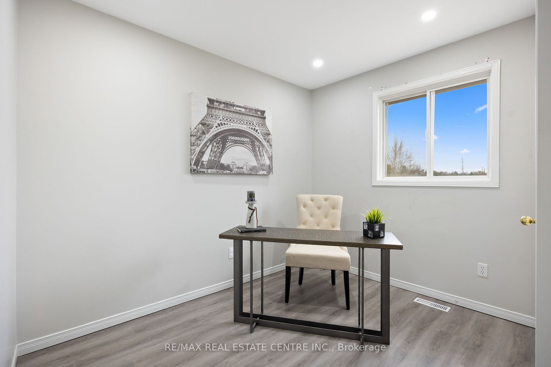 124 Laidlaw Dr