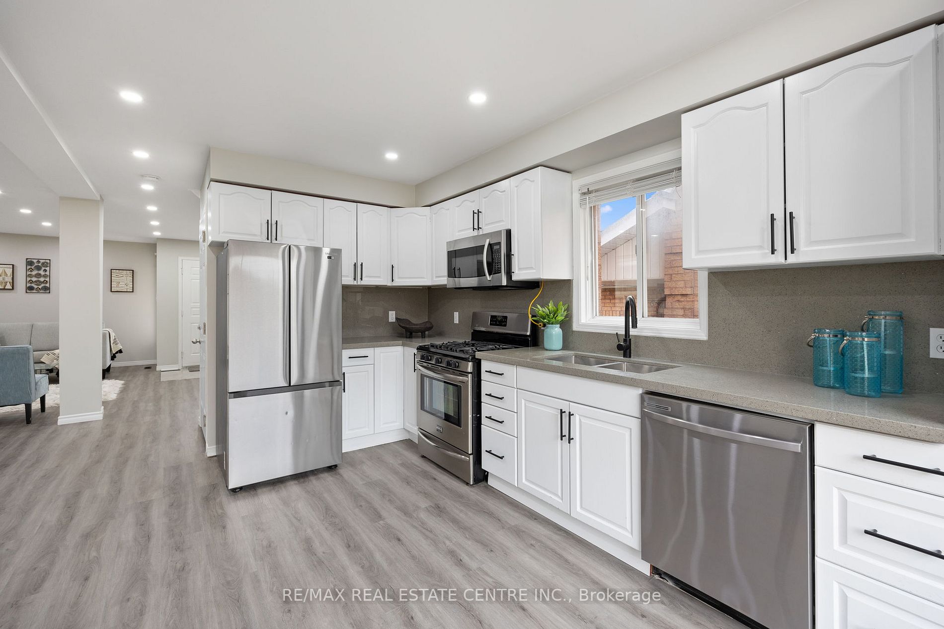 124 Laidlaw Dr