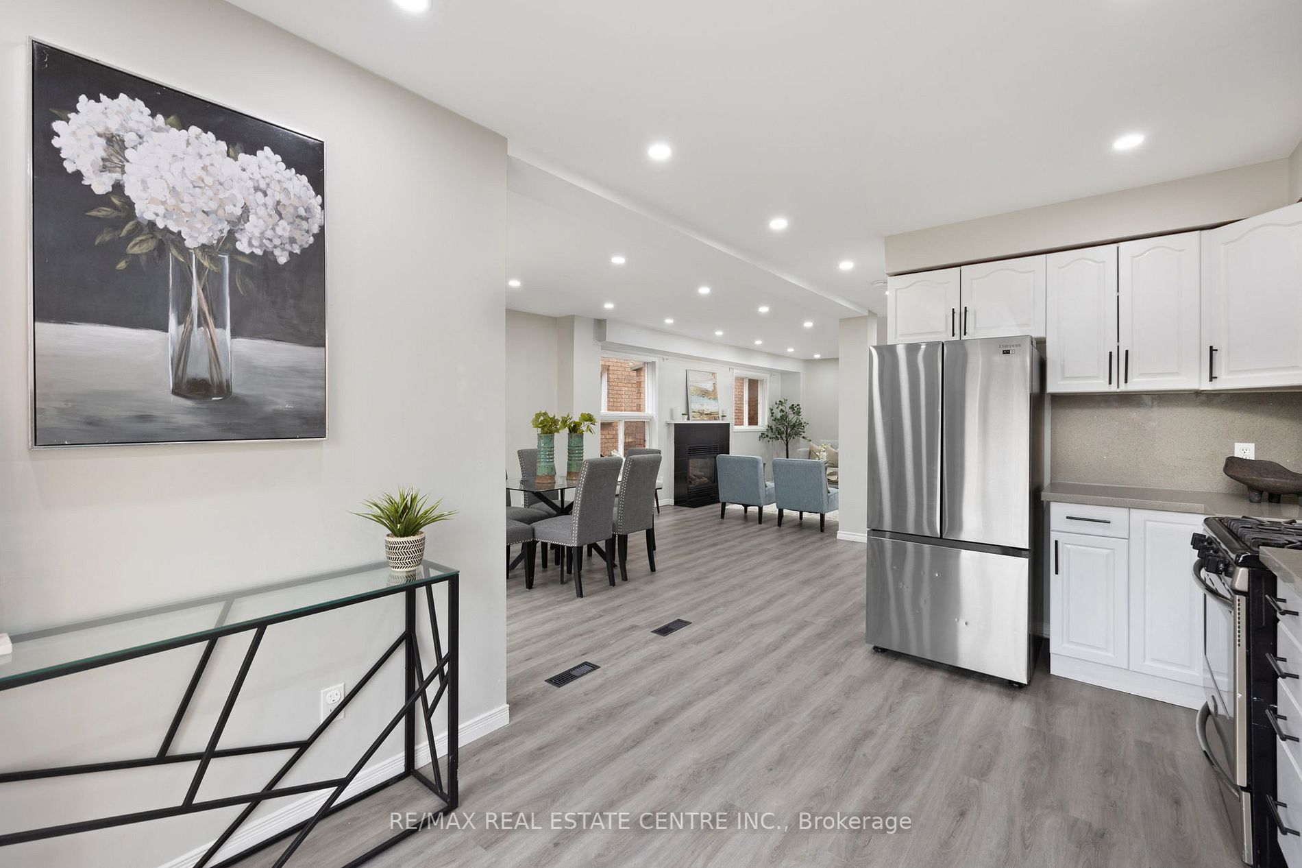 124 Laidlaw Dr