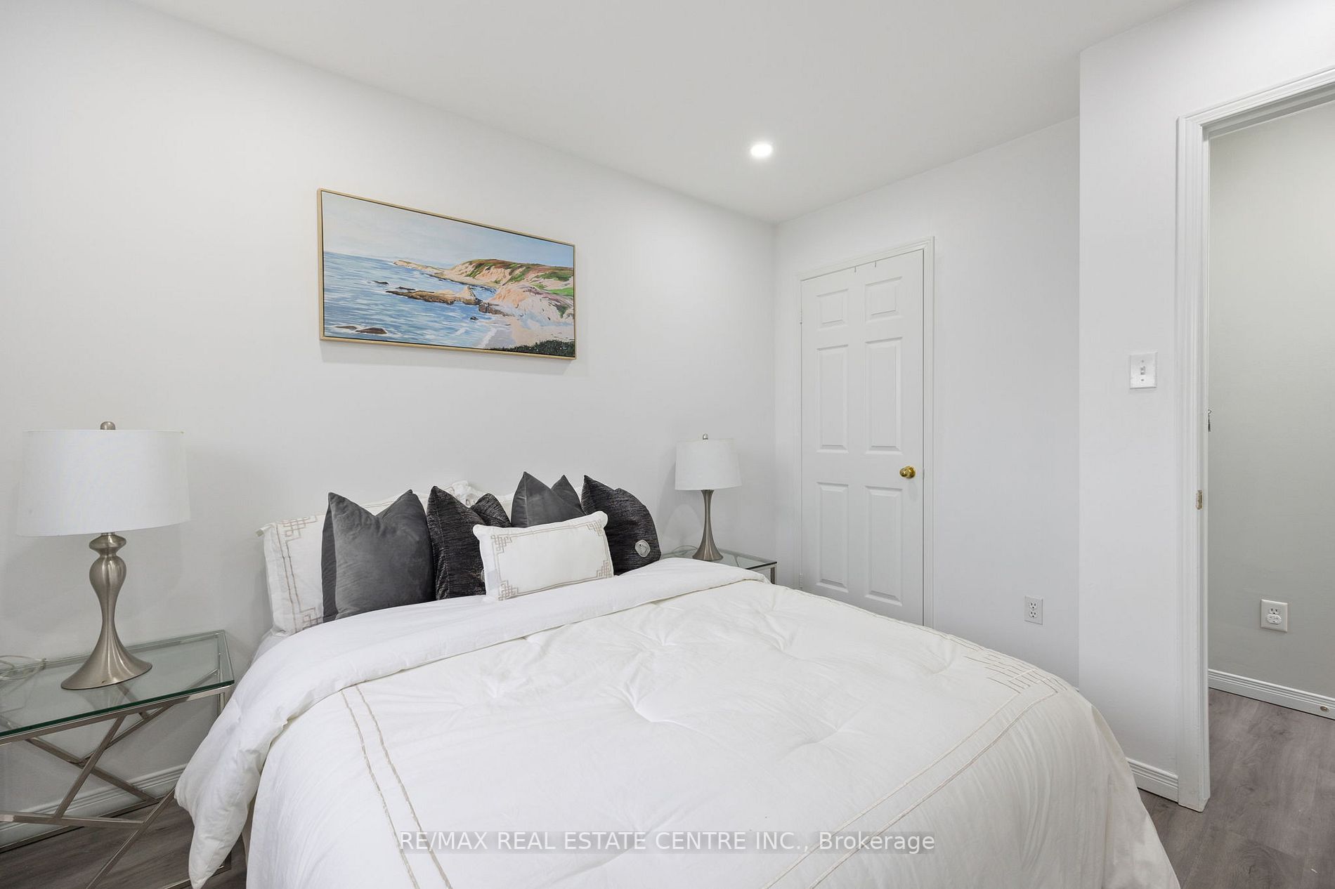 124 Laidlaw Dr