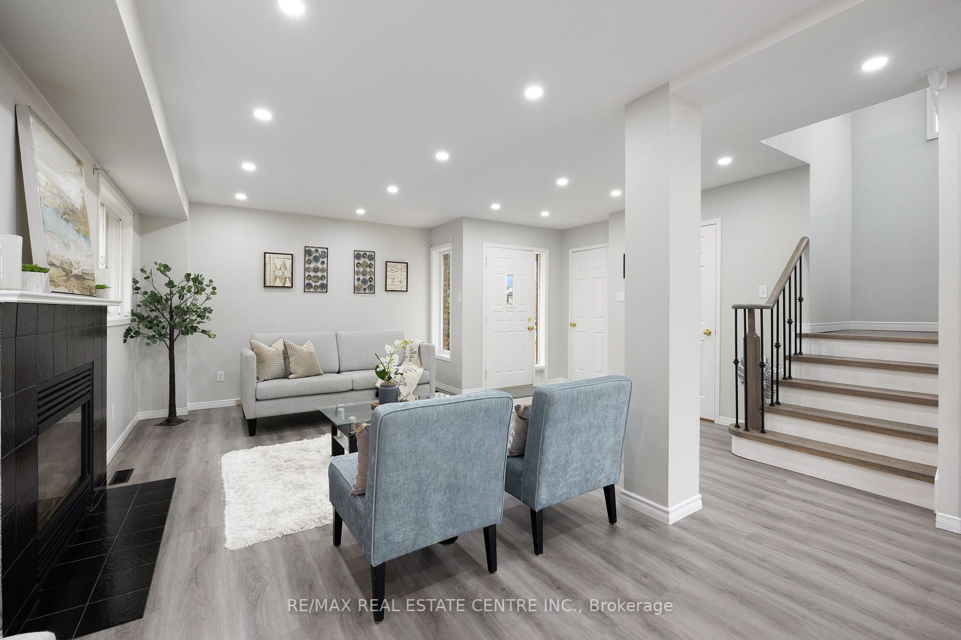 124 Laidlaw Dr