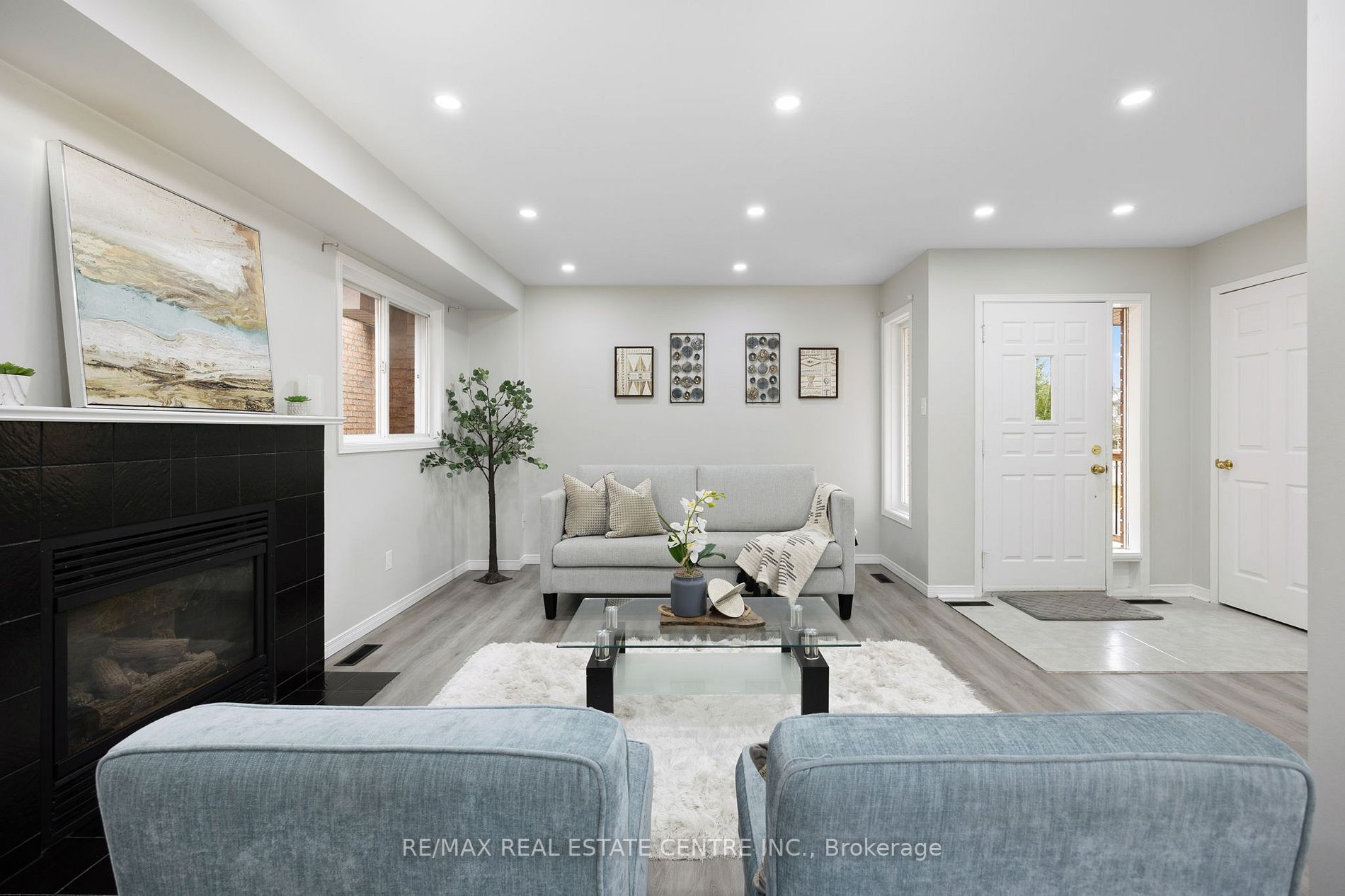 124 Laidlaw Dr