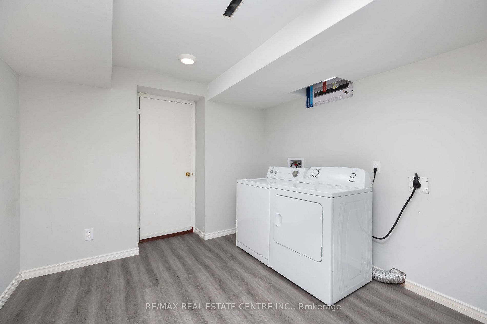 124 Laidlaw Dr