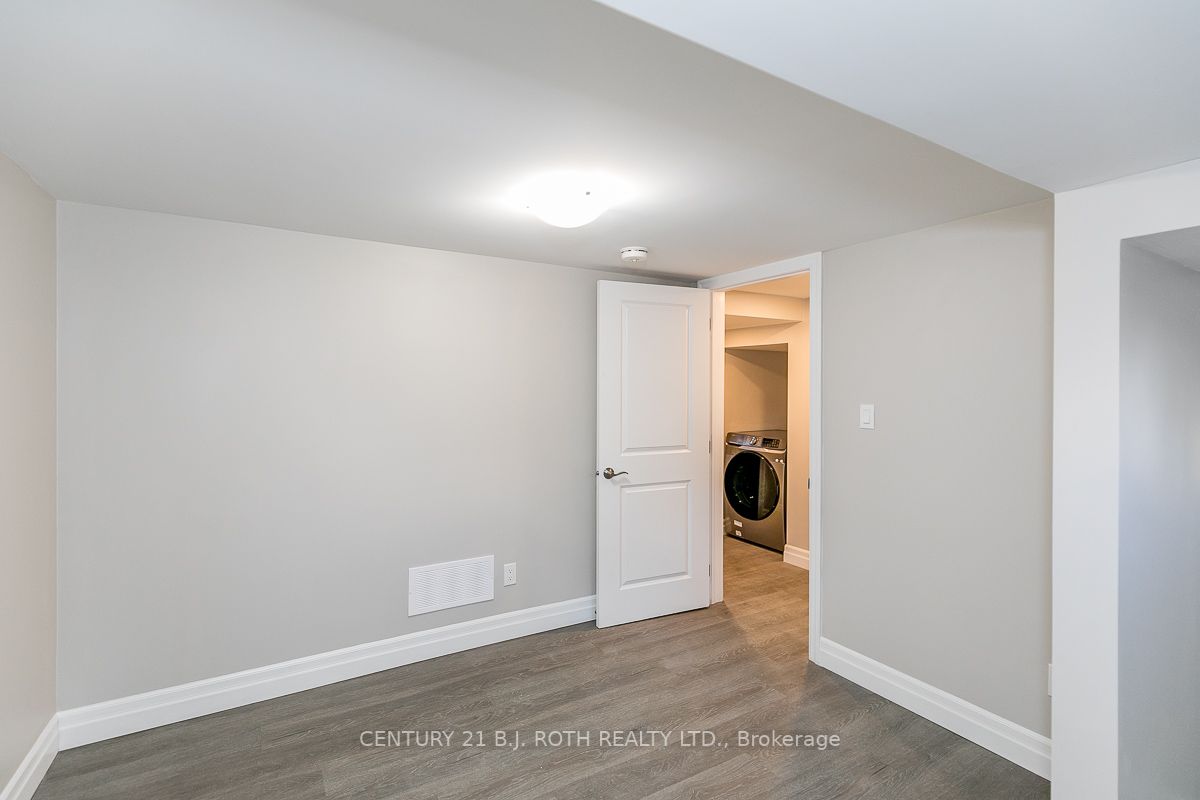 101 Peel St