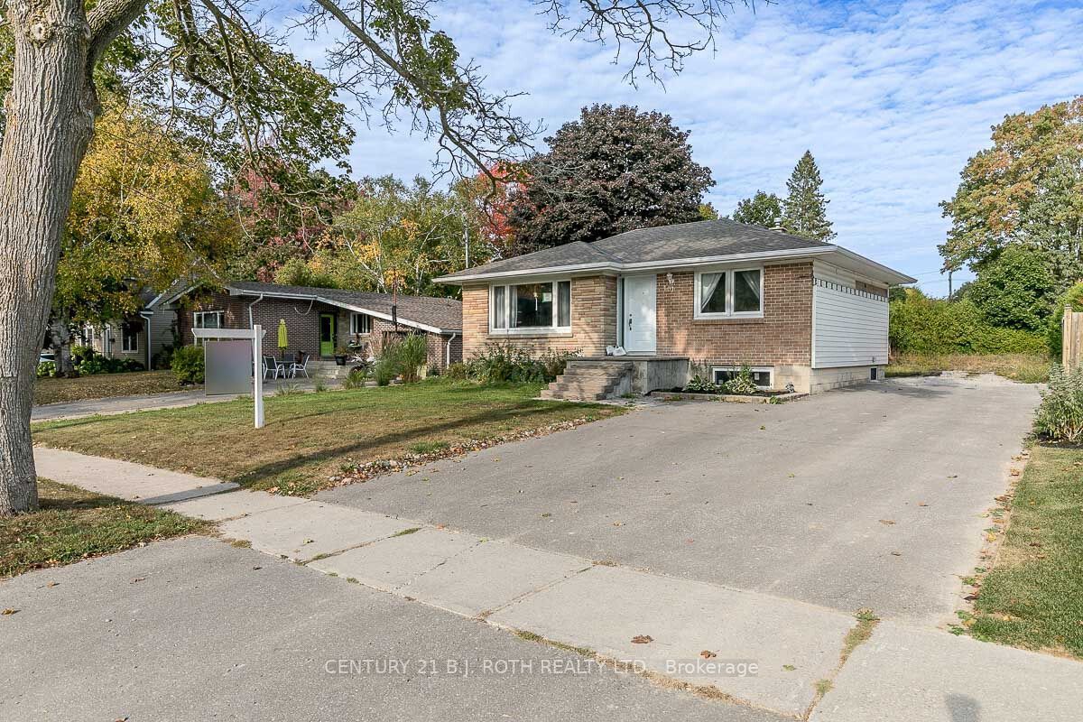 101 Peel St