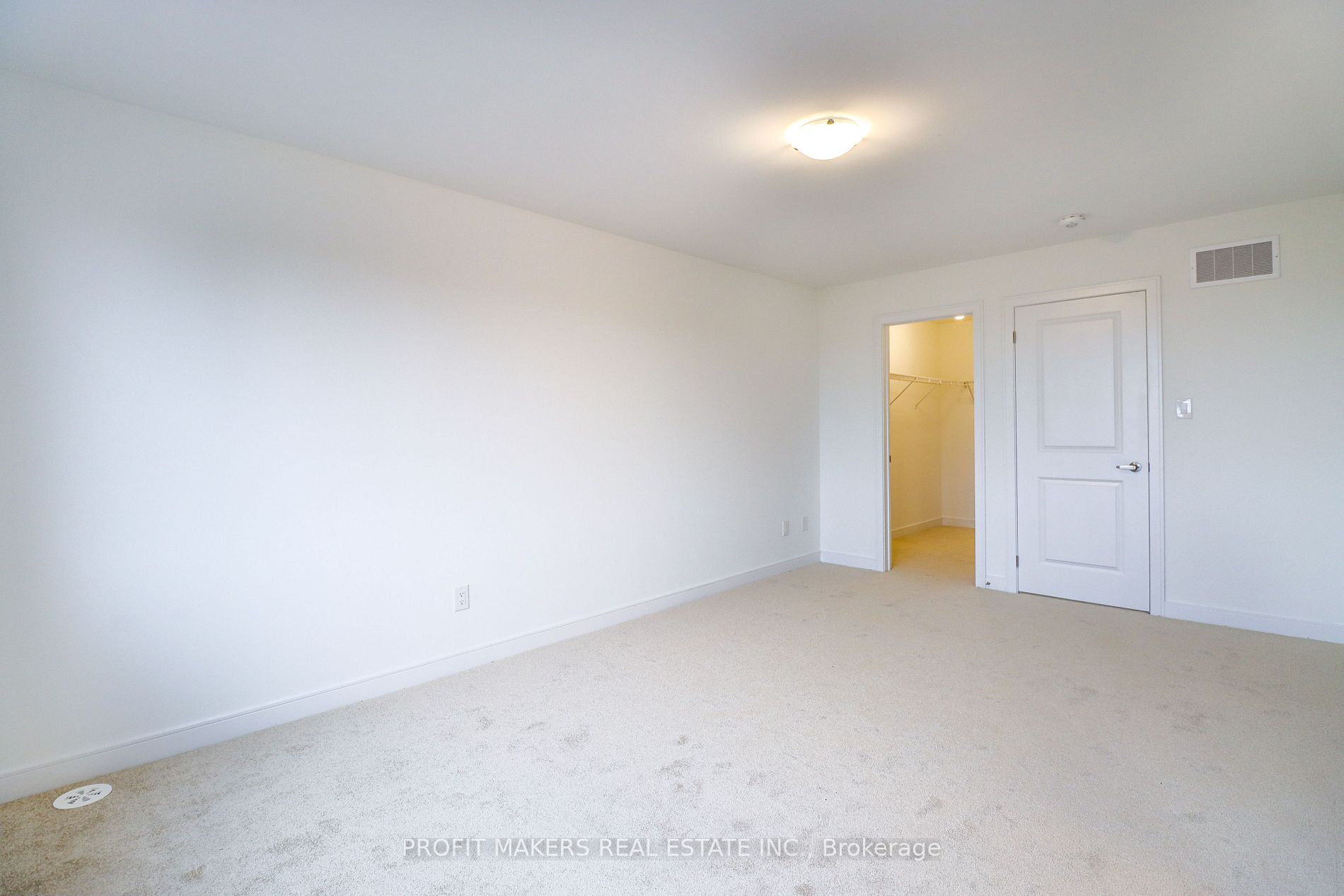 60 Blue Forest Cres