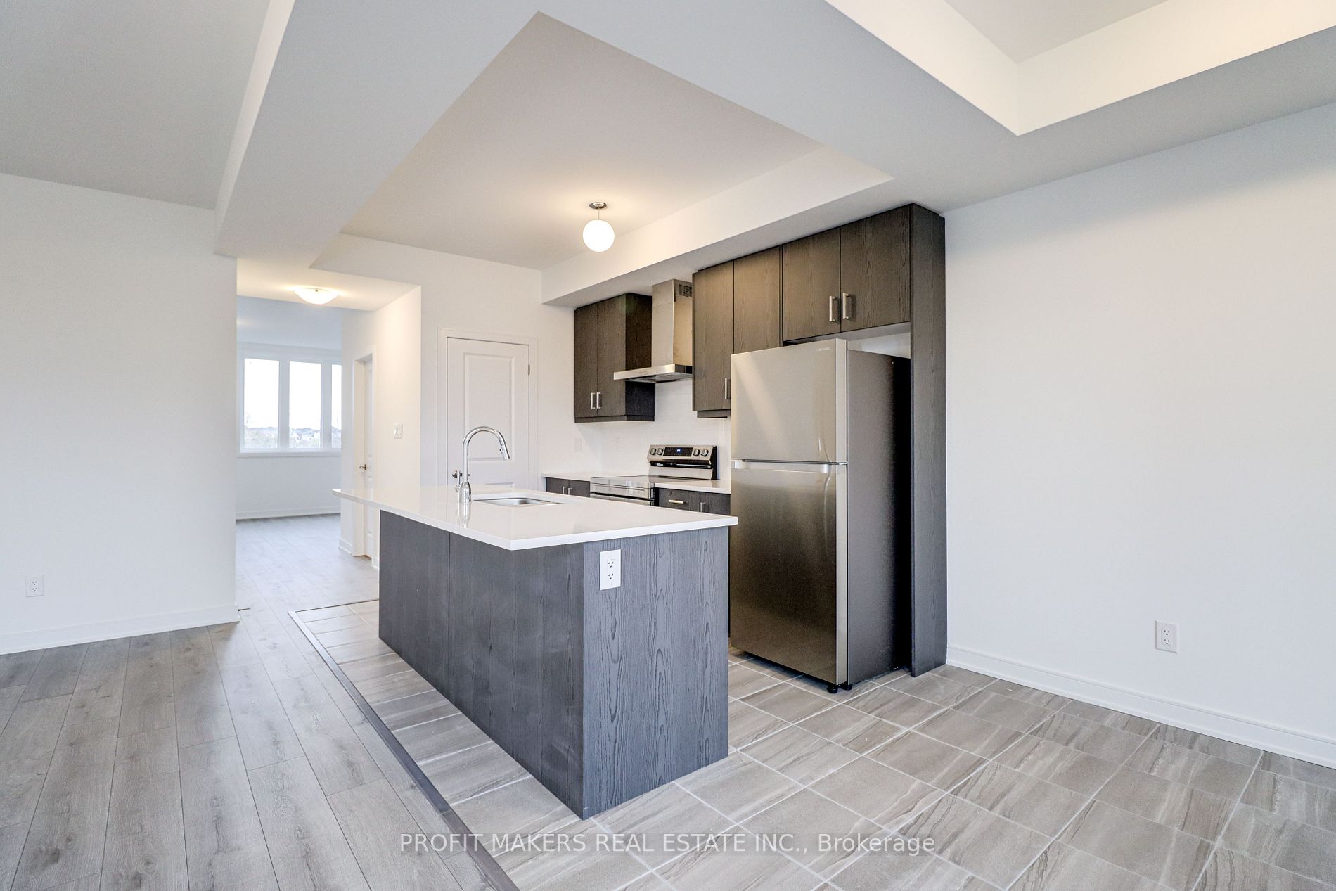 60 Blue Forest Cres