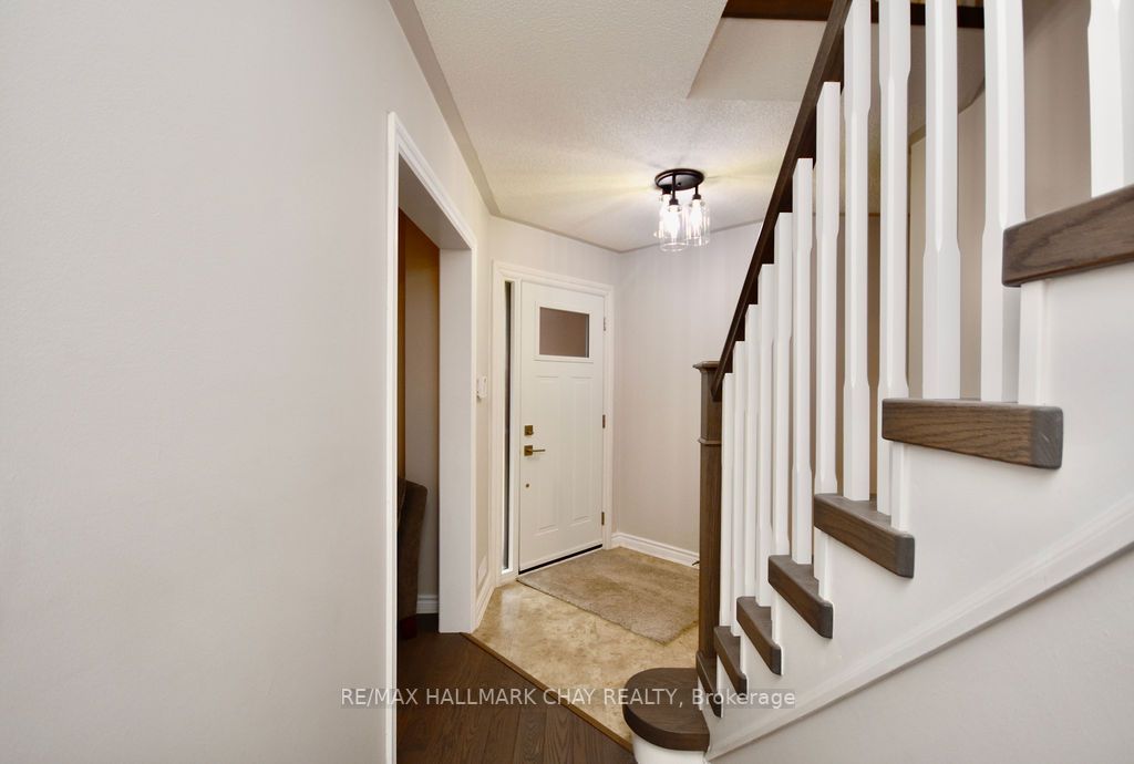 94 Golden Meadow Rd