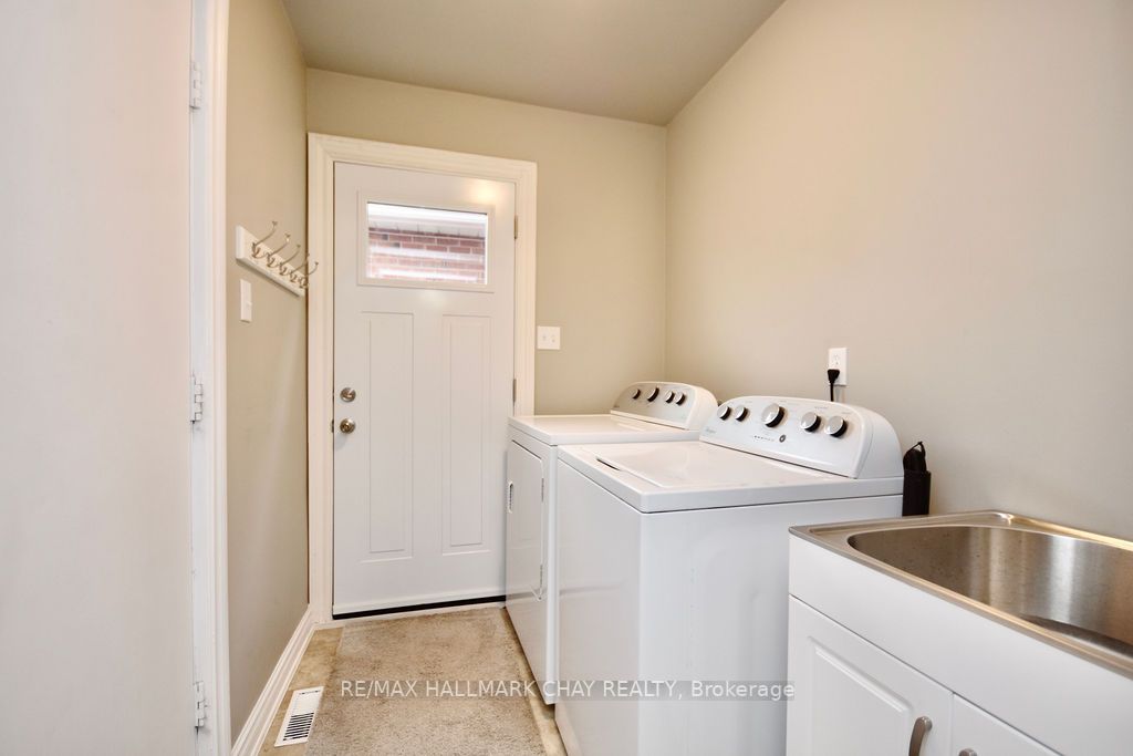 94 Golden Meadow Rd