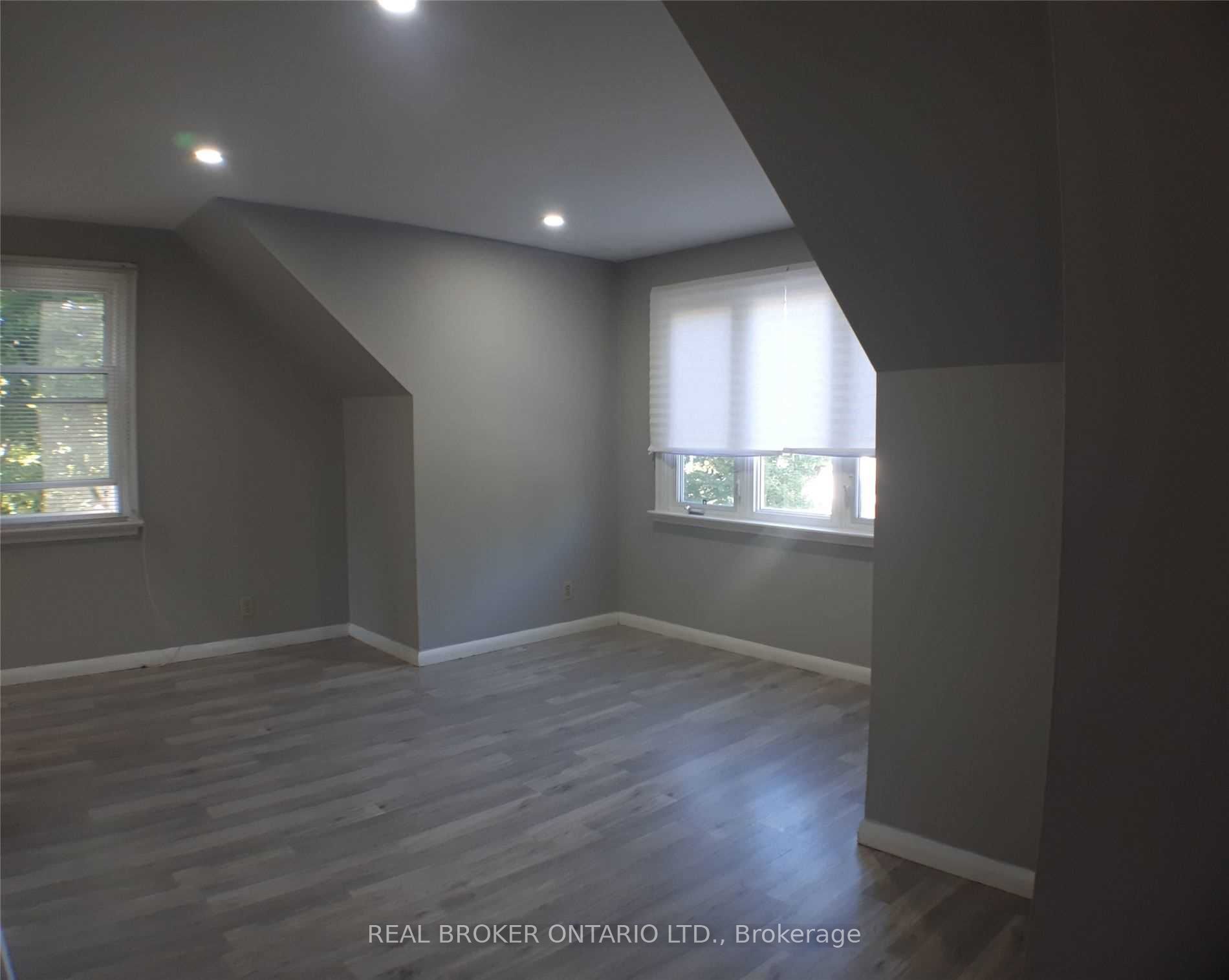19 Alfred St W, #Upper
