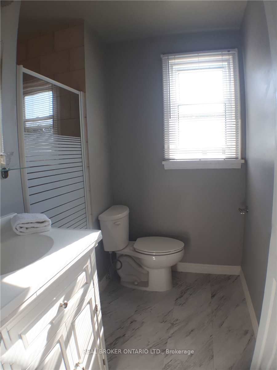 19 Alfred St W, #Upper