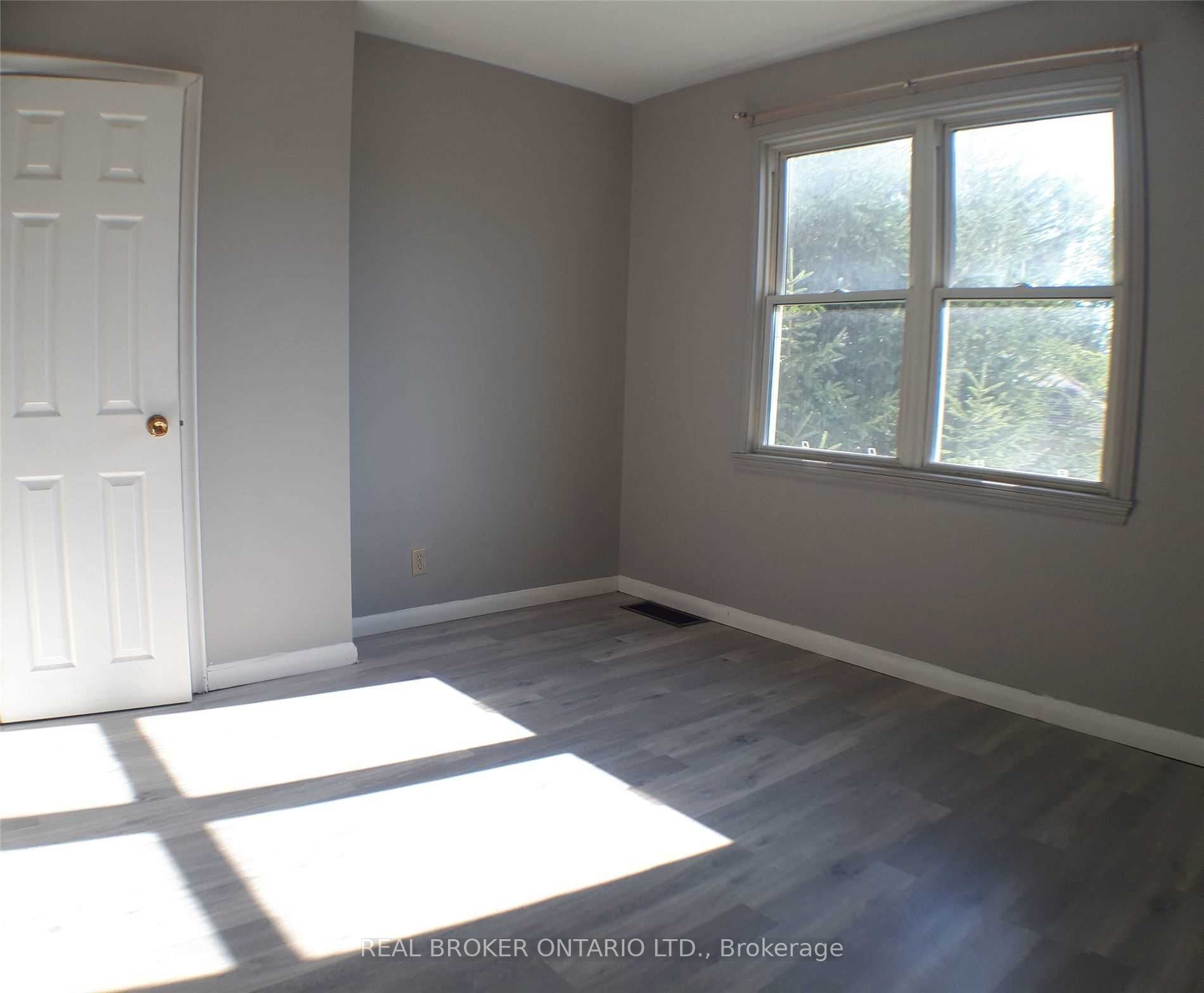 19 Alfred St W, #Upper