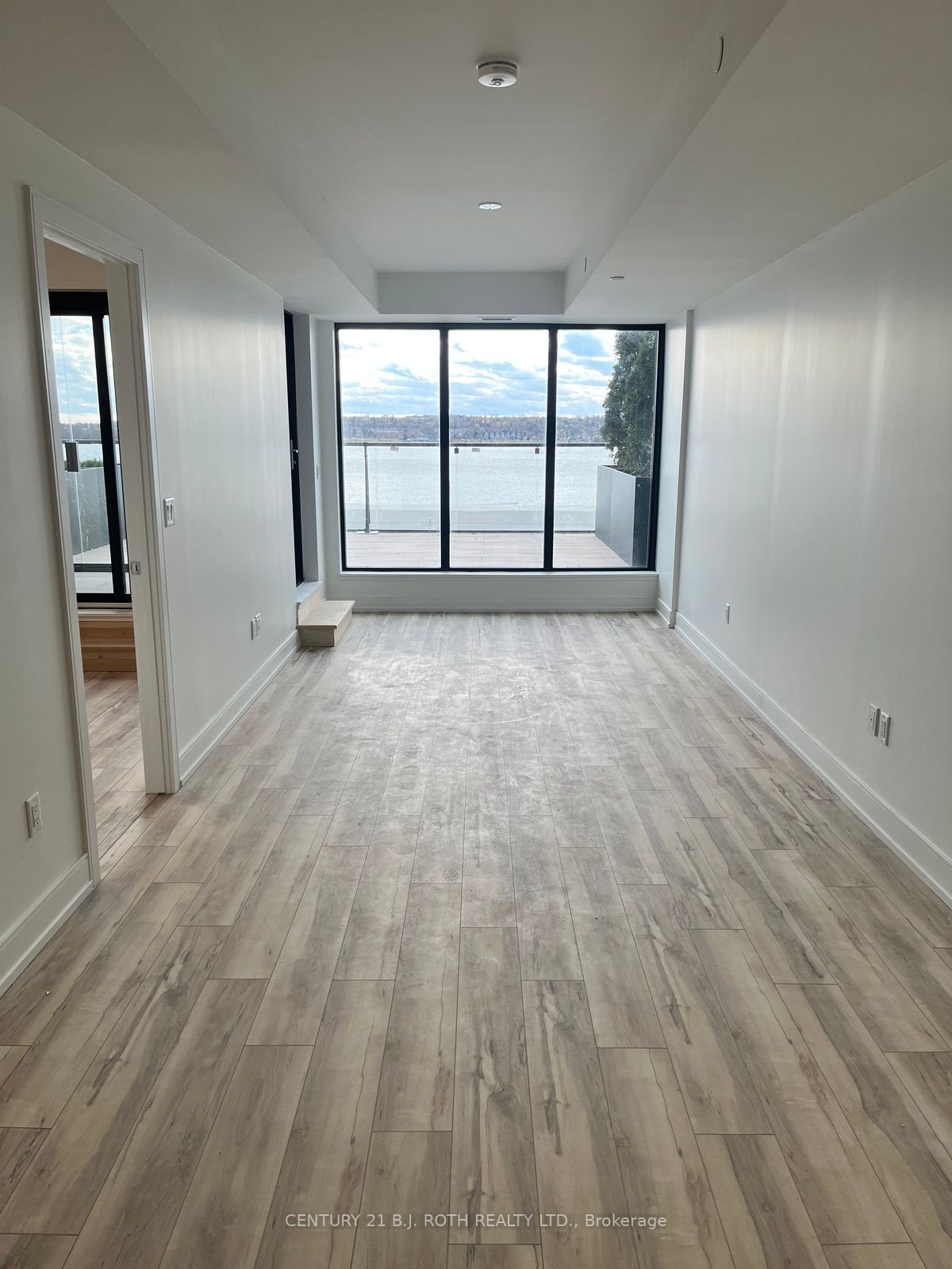 185 Dunlop St E, #409