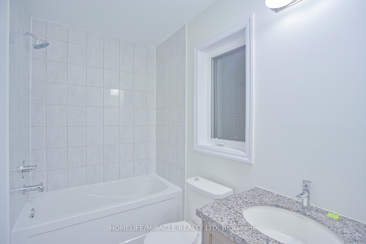 255 Centre St S