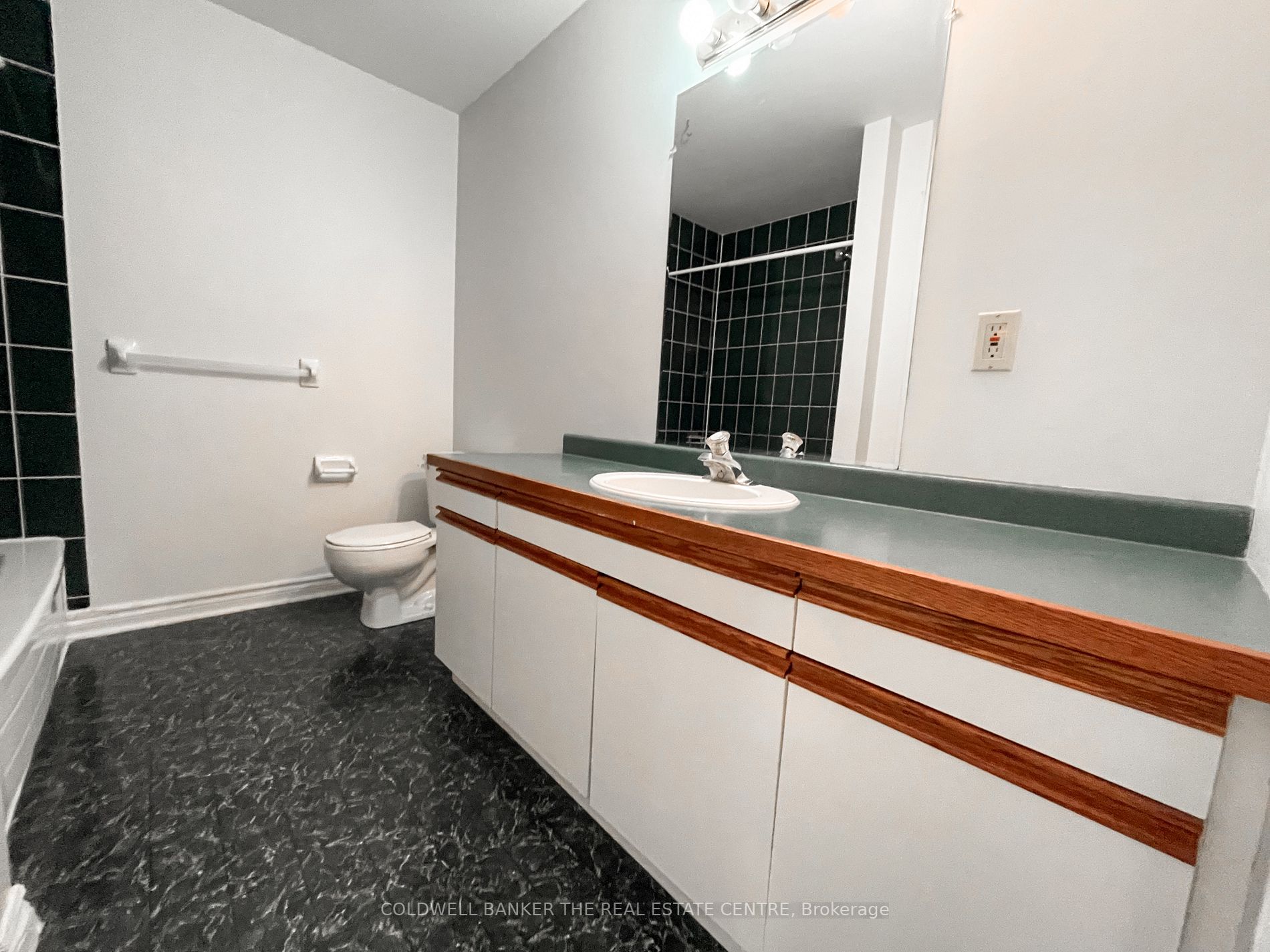 3 Elizabeth St, #Upper