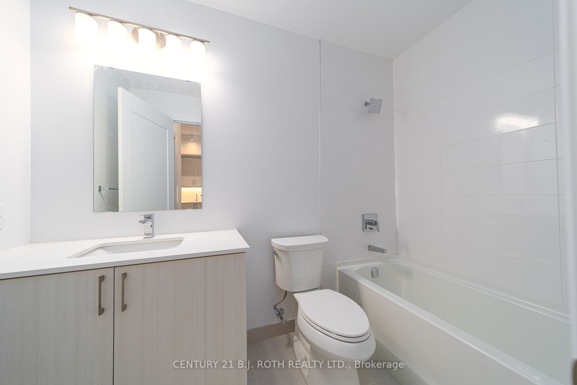 1 Hume St, #220