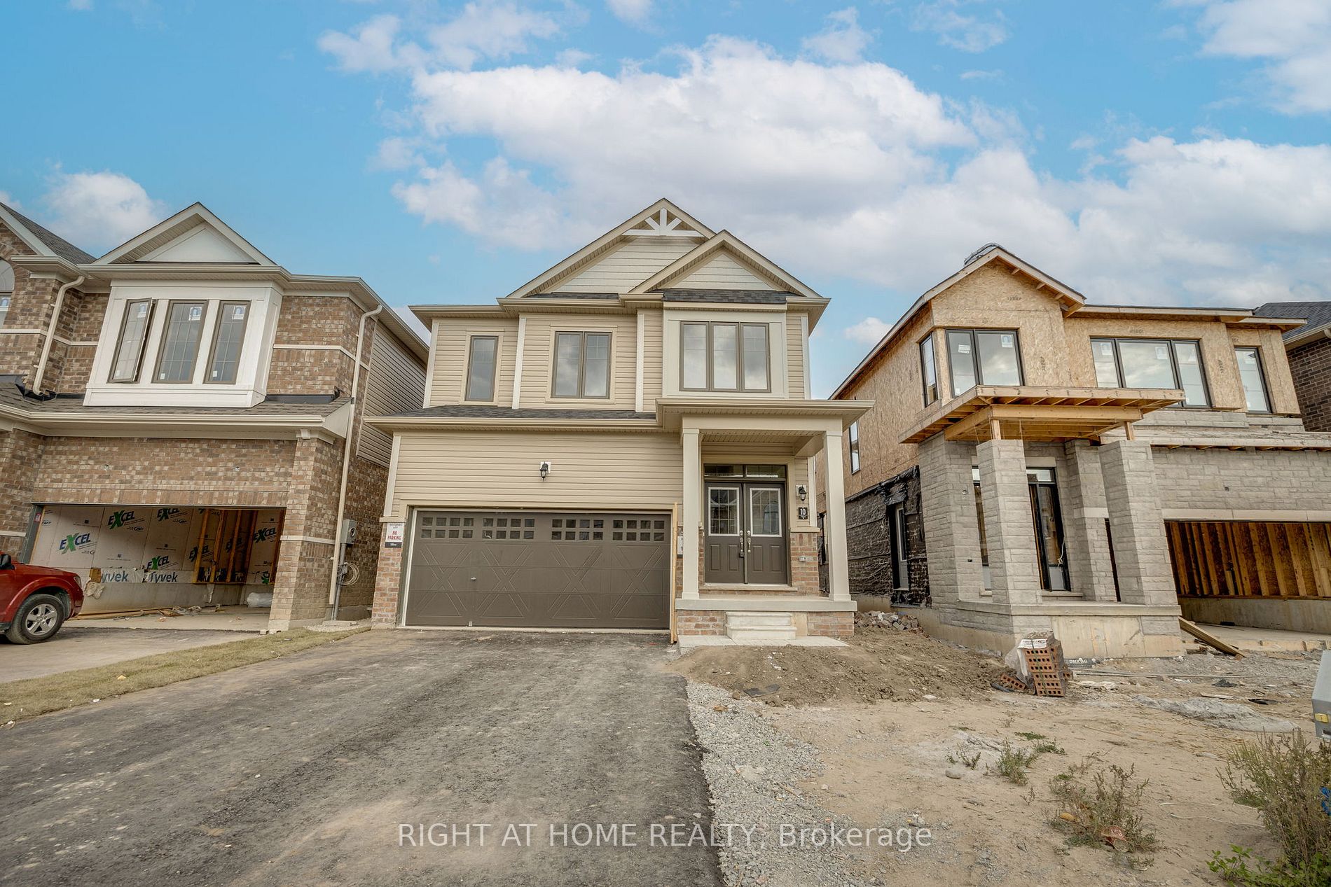 10 Ludlow Dr