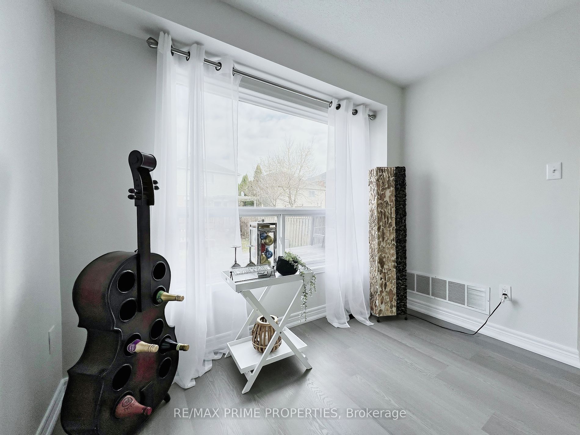 192 Pickett Cres